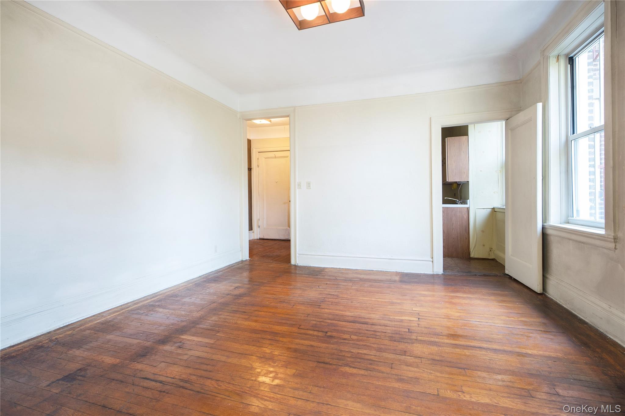 35-46 79 Street 43 Property Photo 4