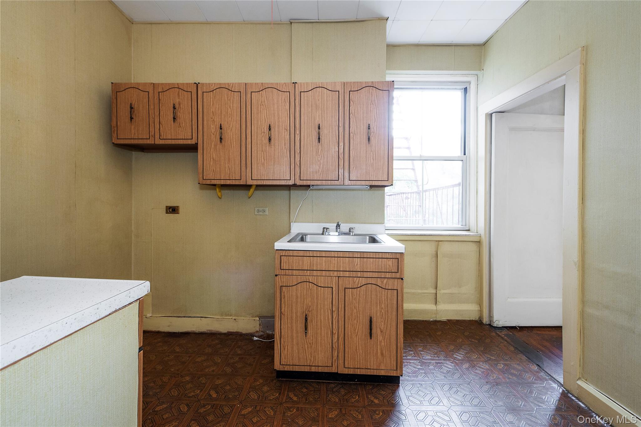 35-46 79 Street 43 Property Photo 8