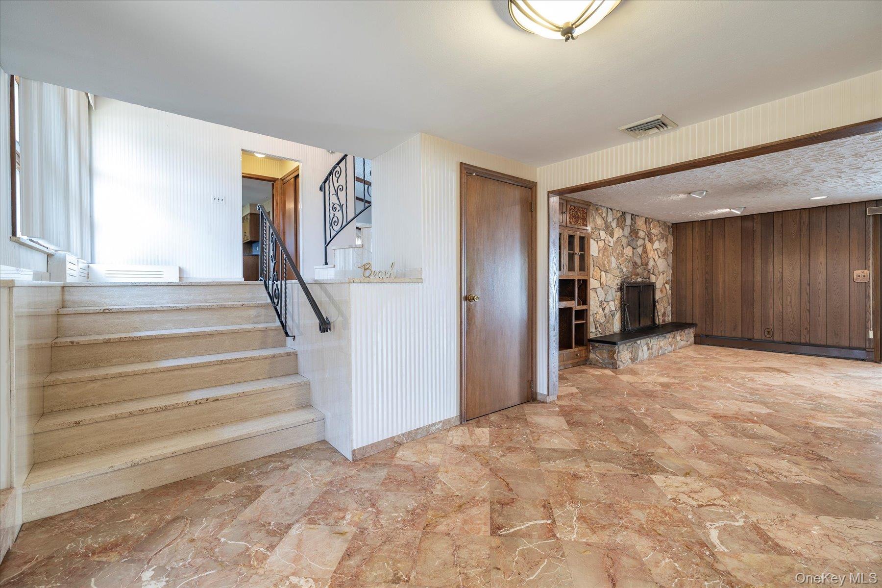 1298 Beech Street Property Photo 3