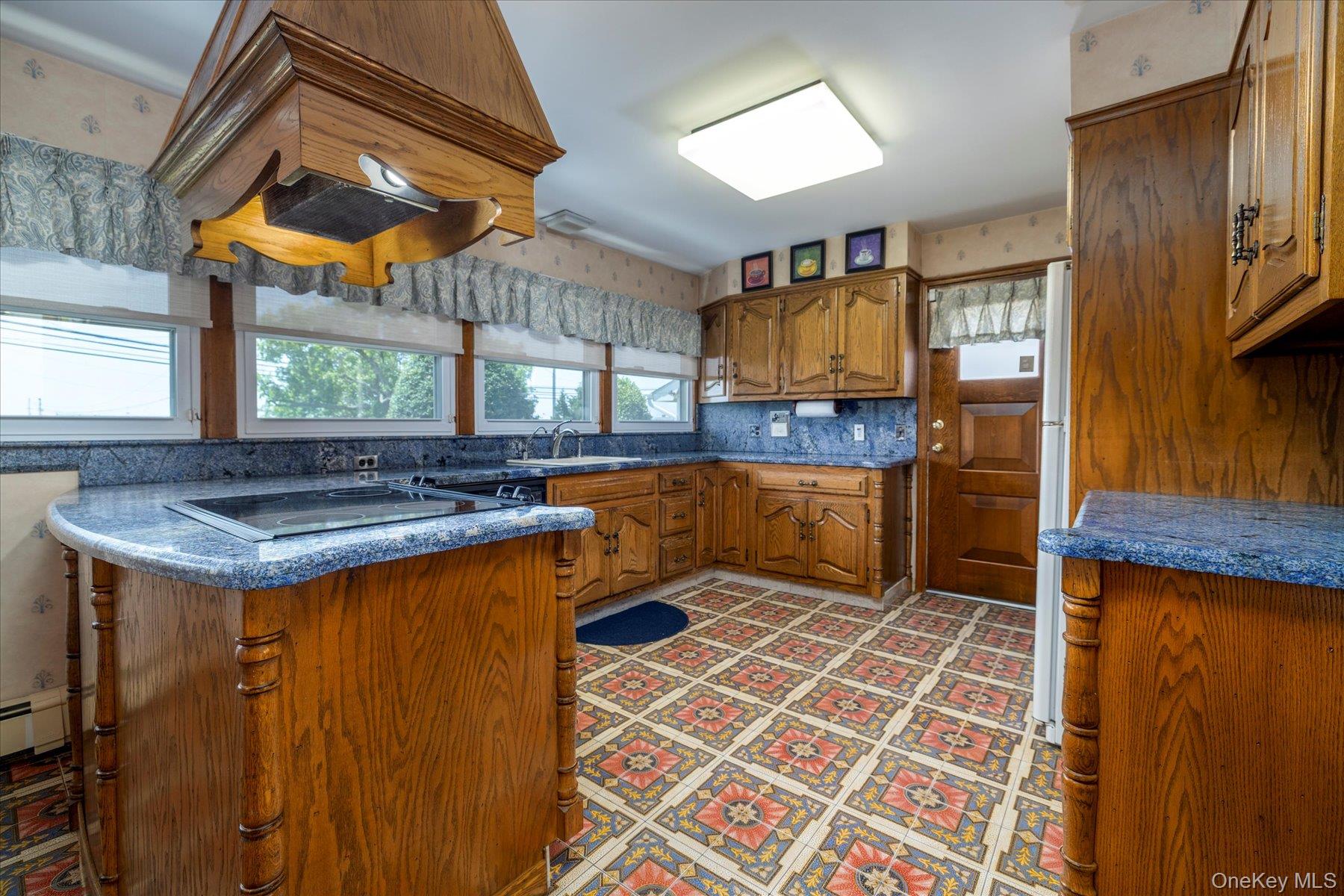 1298 Beech Street Property Photo 25