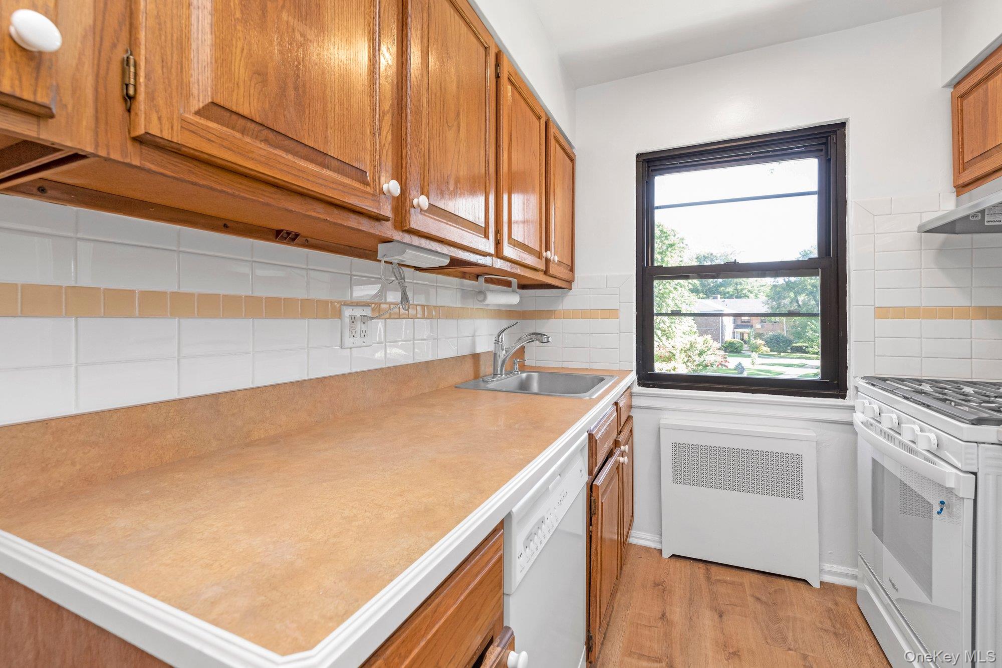 1197 E Broadway K24 Property Photo 7