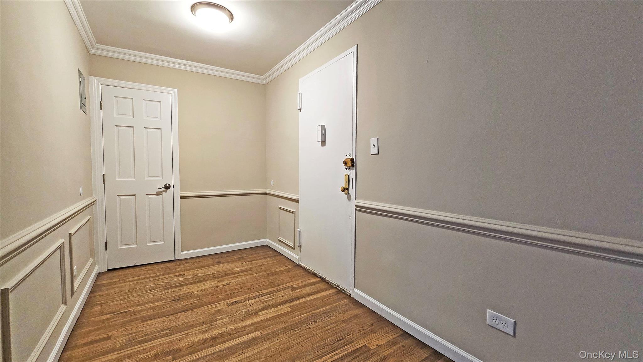 1275 E 51st Street 5m Property Photo 4