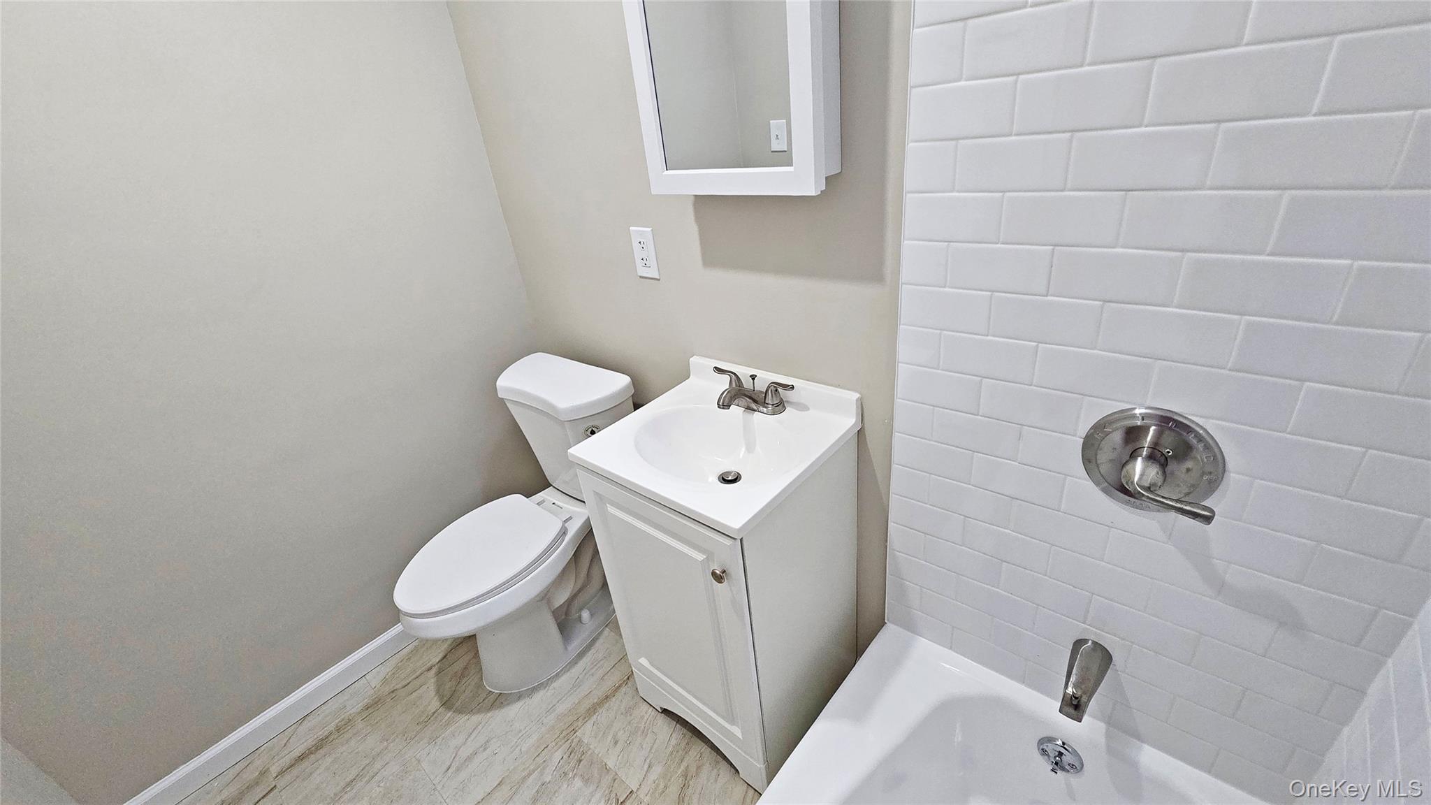 1275 E 51st Street 5m Property Photo 9