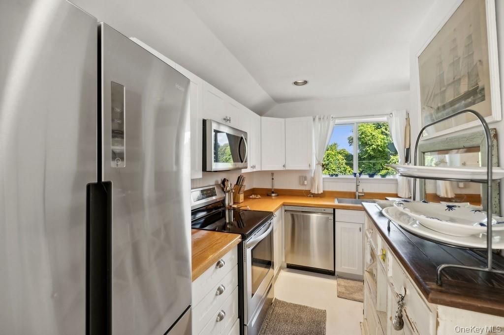 161 Monroe Drive Property Photo 3