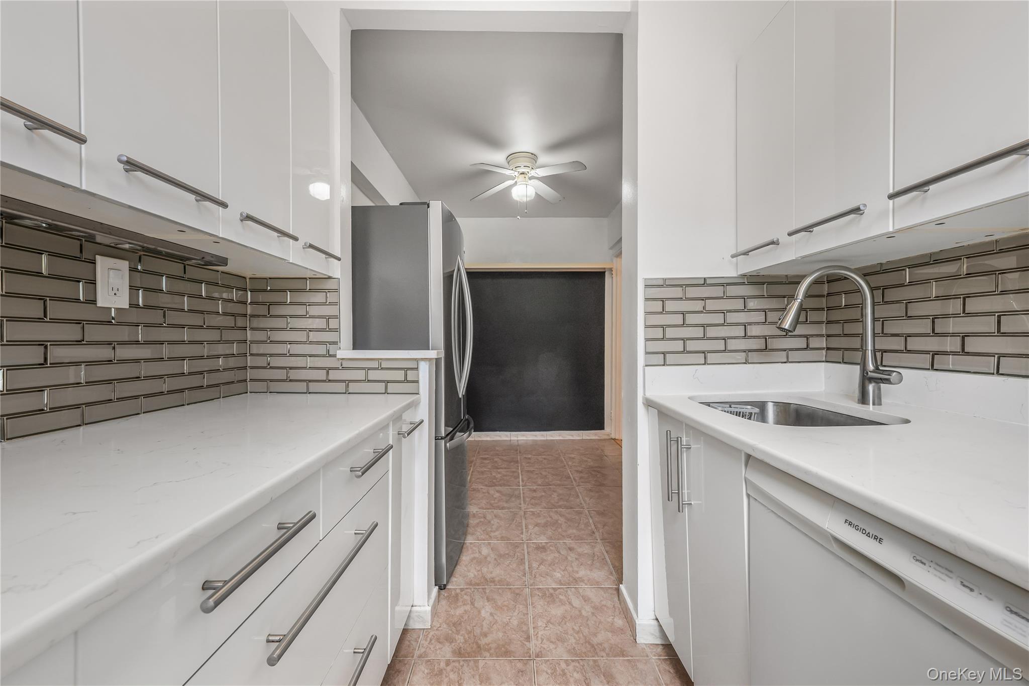 72-10 112 Street 5h Property Photo 2