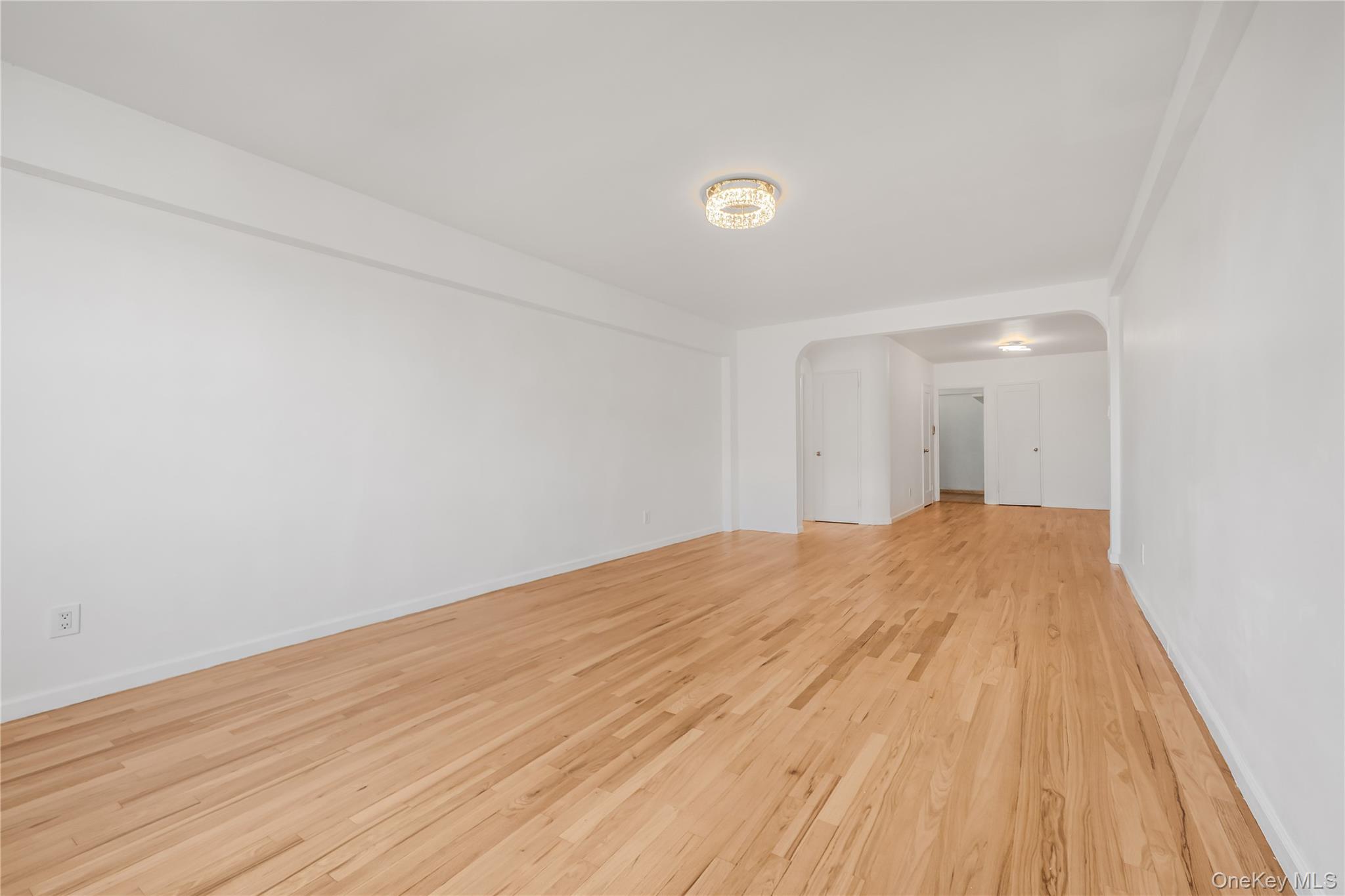 72-10 112 Street 5h Property Photo 5