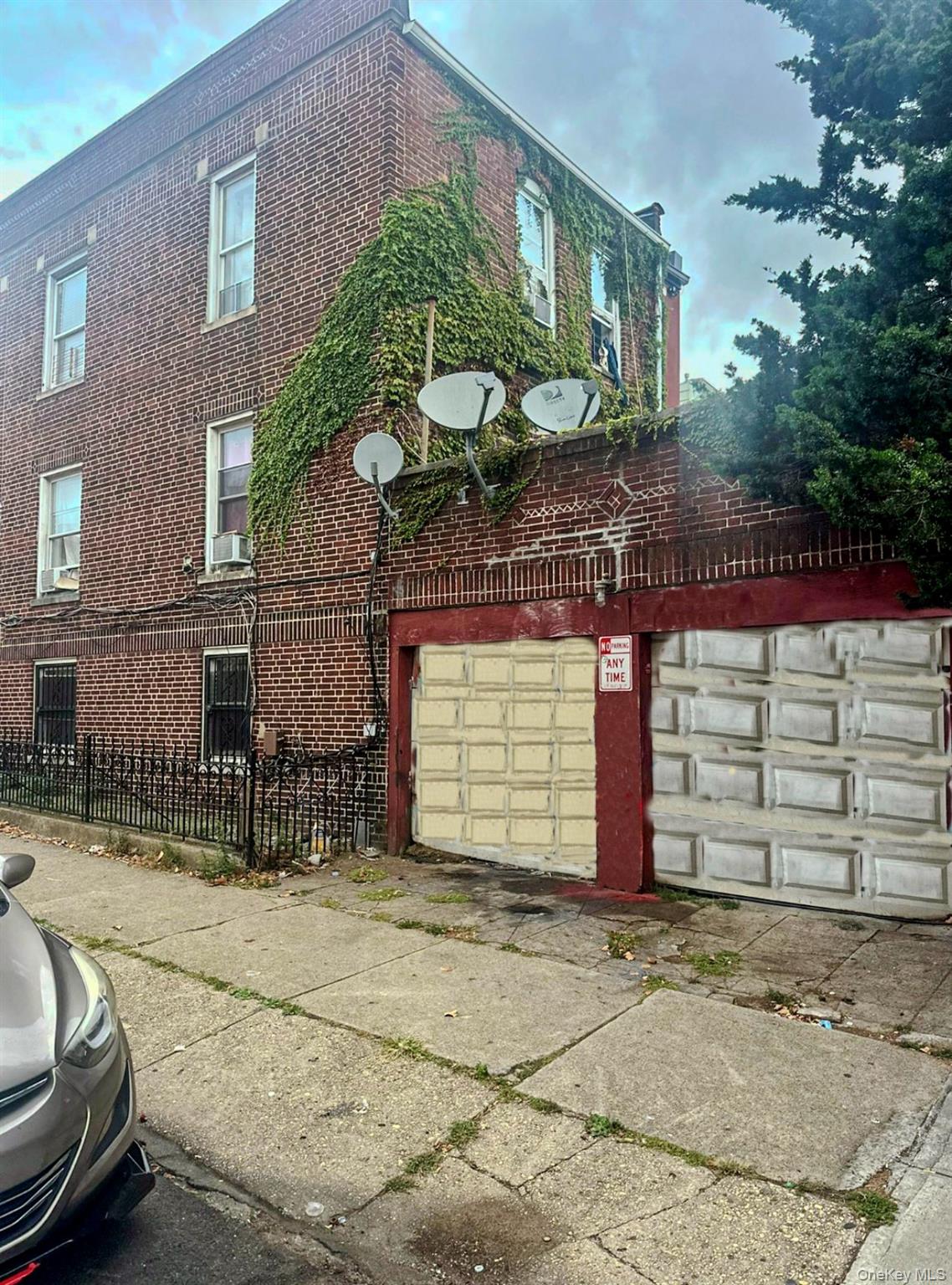 140 Somers Street Property Photo 4