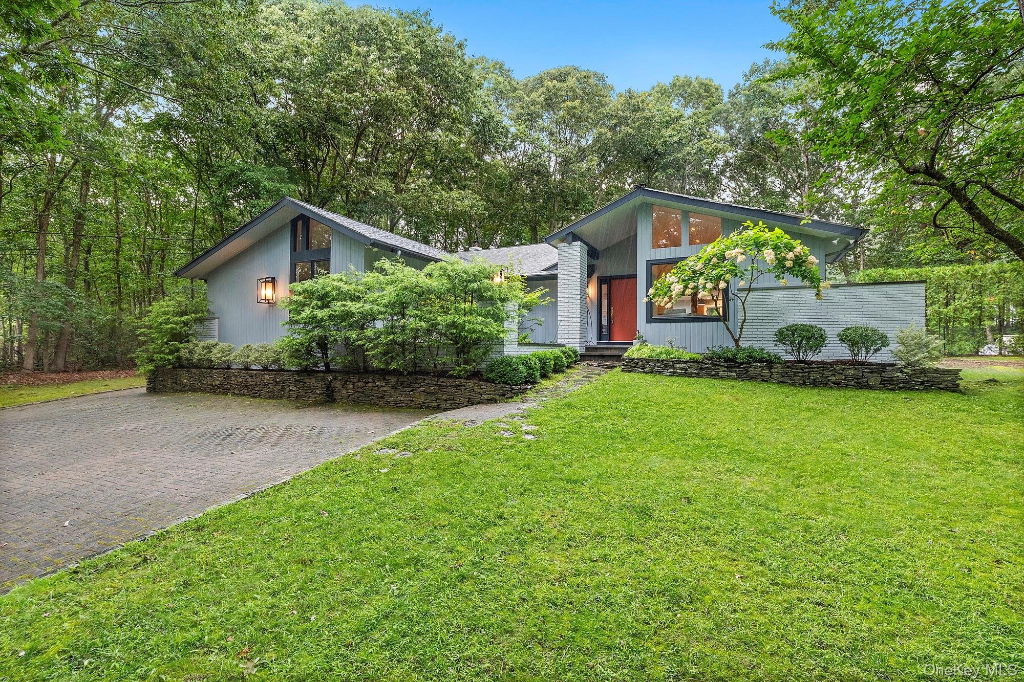 2723 Deerfield Road Property Photo 5