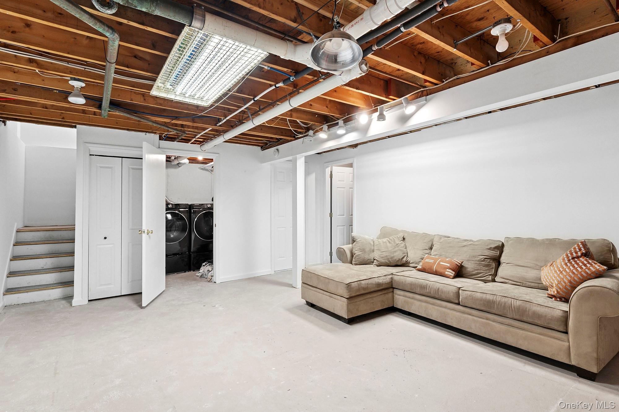 2723 Deerfield Road Property Photo 18