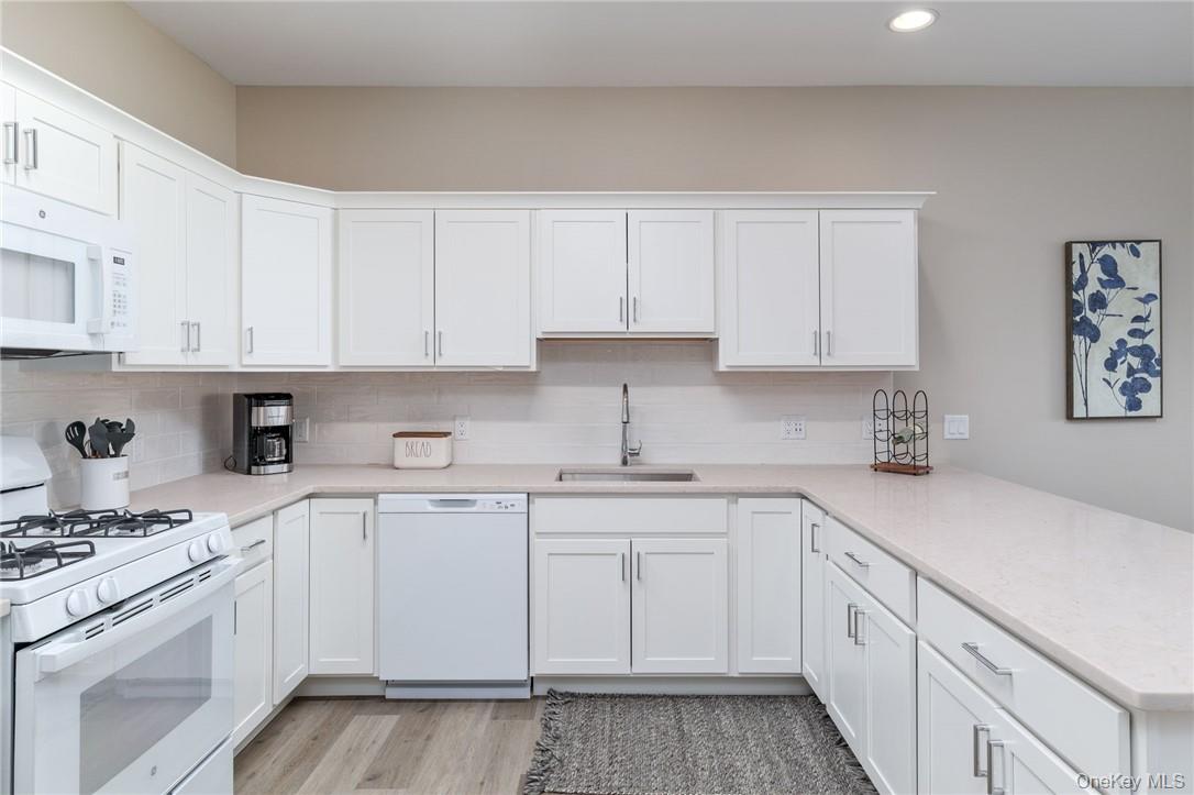 6 N Midland Avenue Property Photo 2