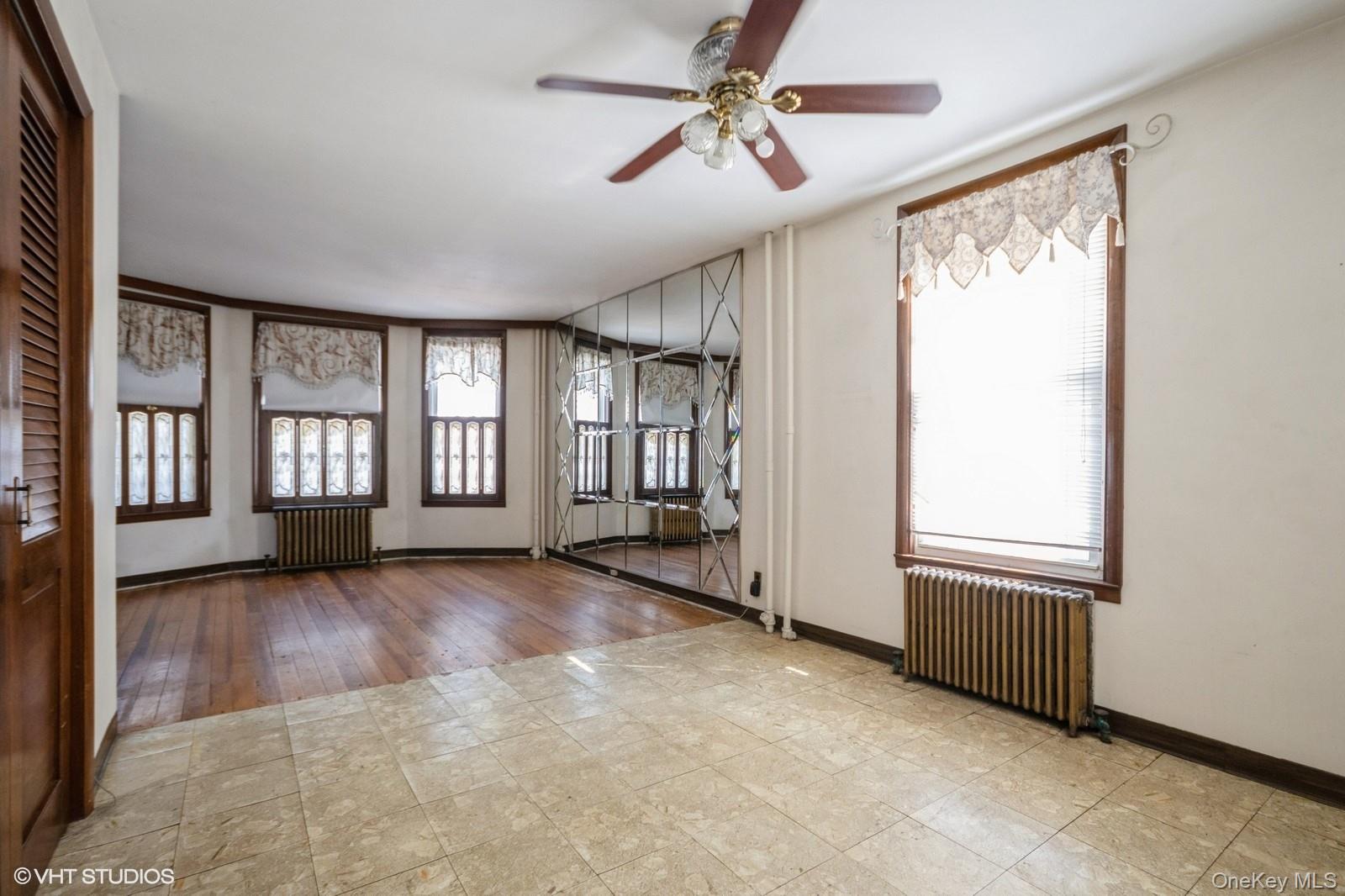 4261 Byron Avenue Property Photo 12