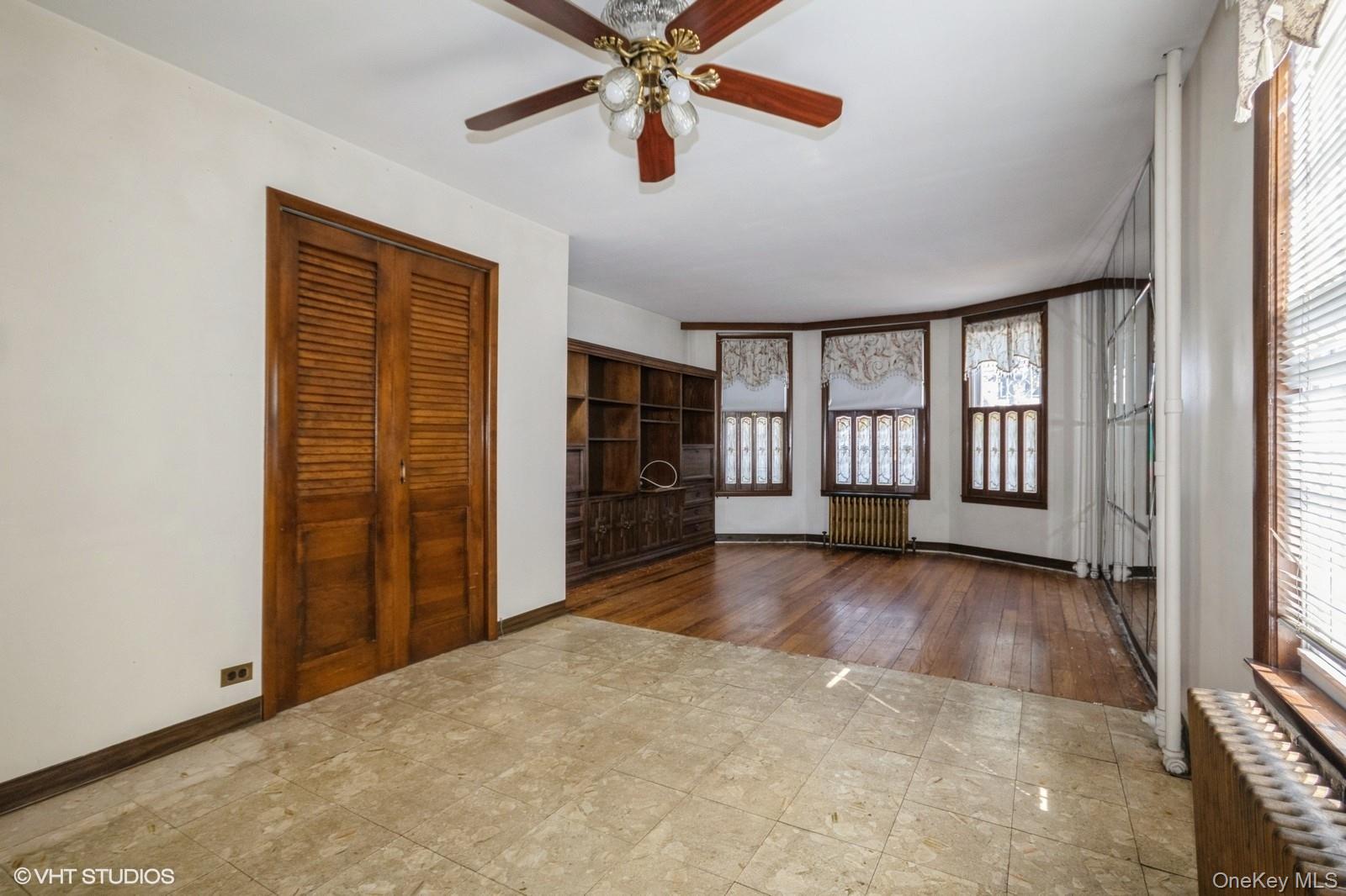 4261 Byron Avenue Property Photo 13