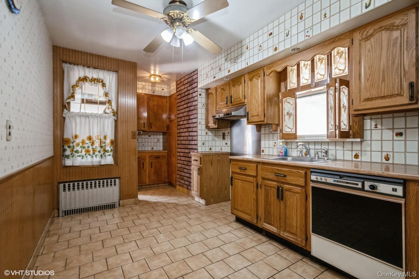 4261 Byron Avenue Property Photo 14