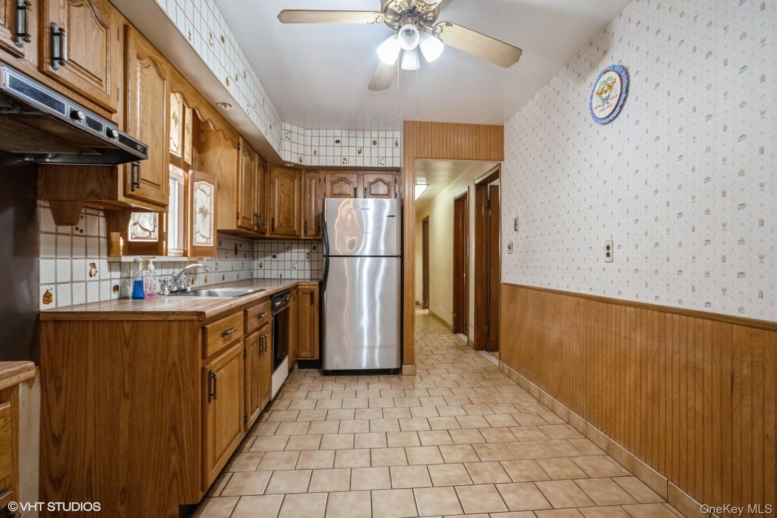 4261 Byron Avenue Property Photo 15
