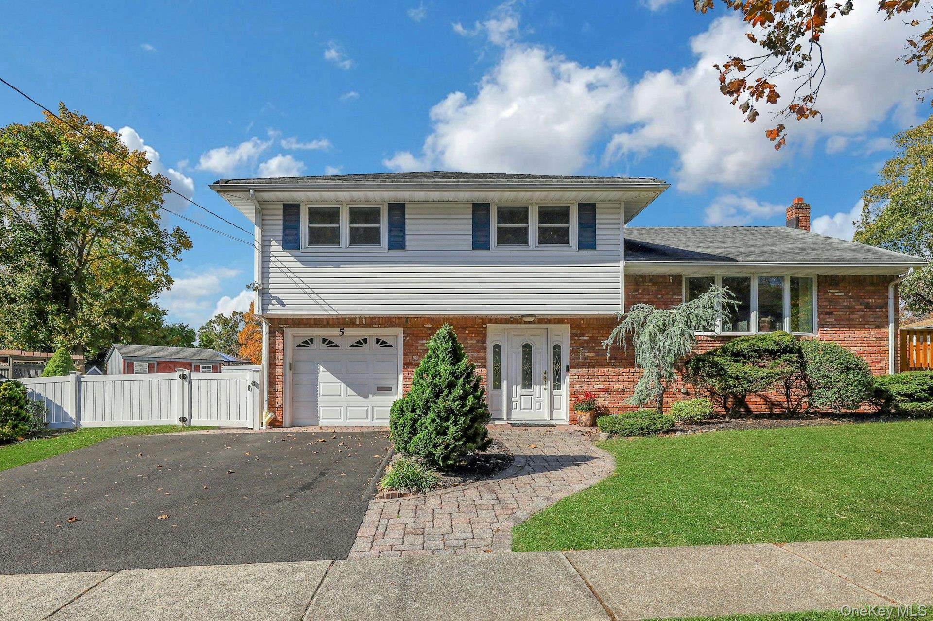 5 Forest Knoll Drive Property Photo 1