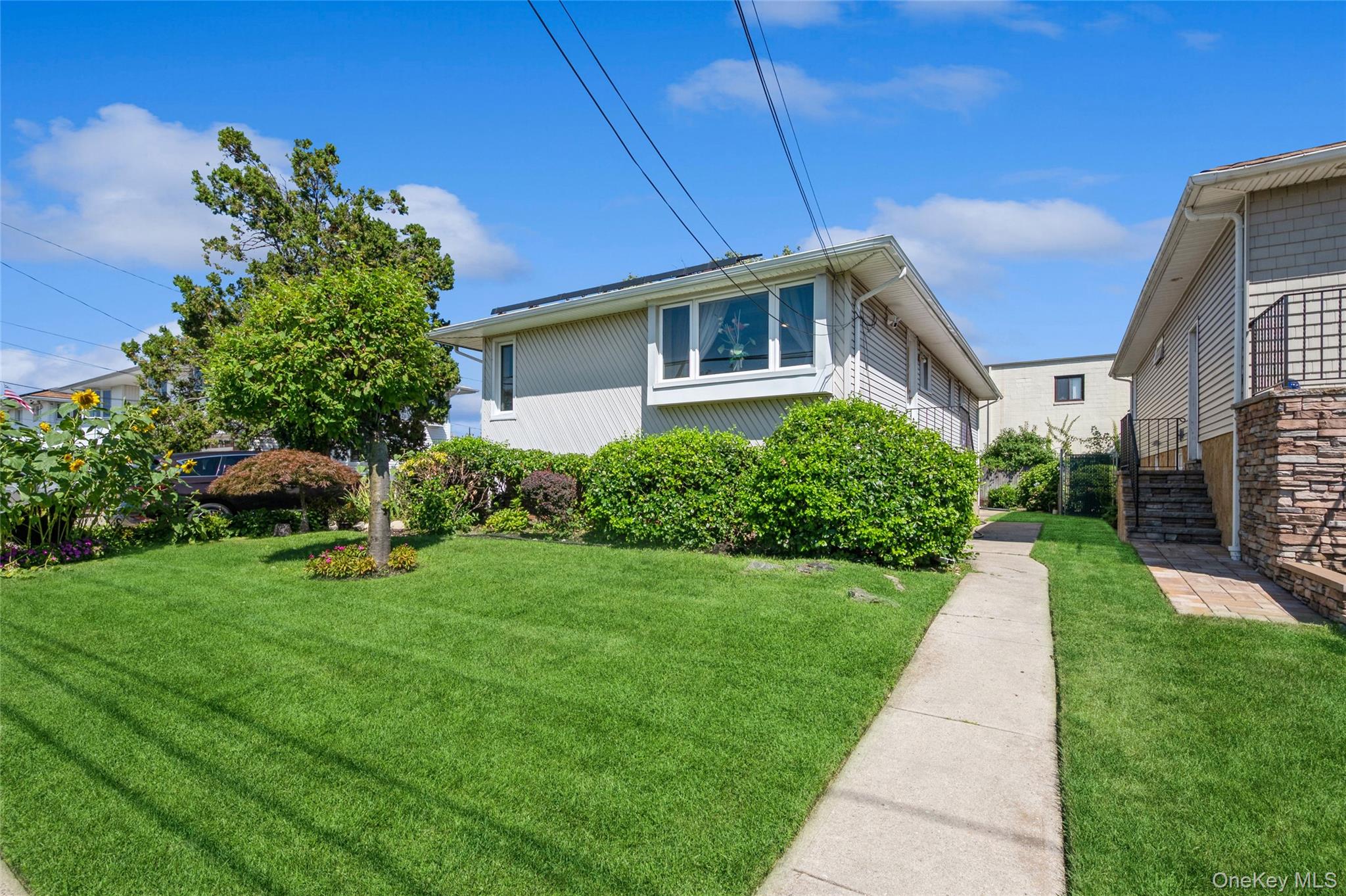 3357 Lawrence Avenue Property Photo 1