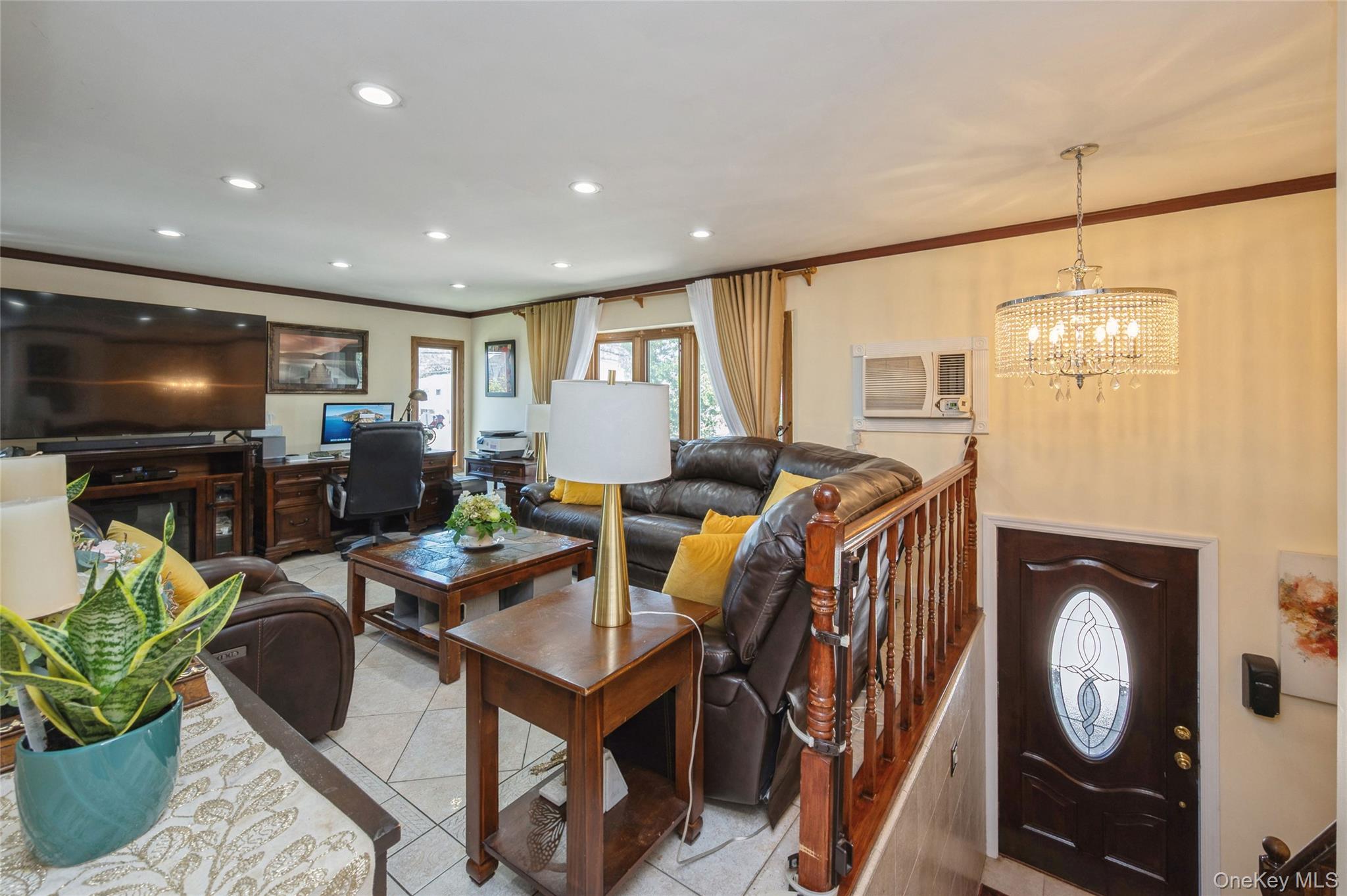 3357 Lawrence Avenue Property Photo 4