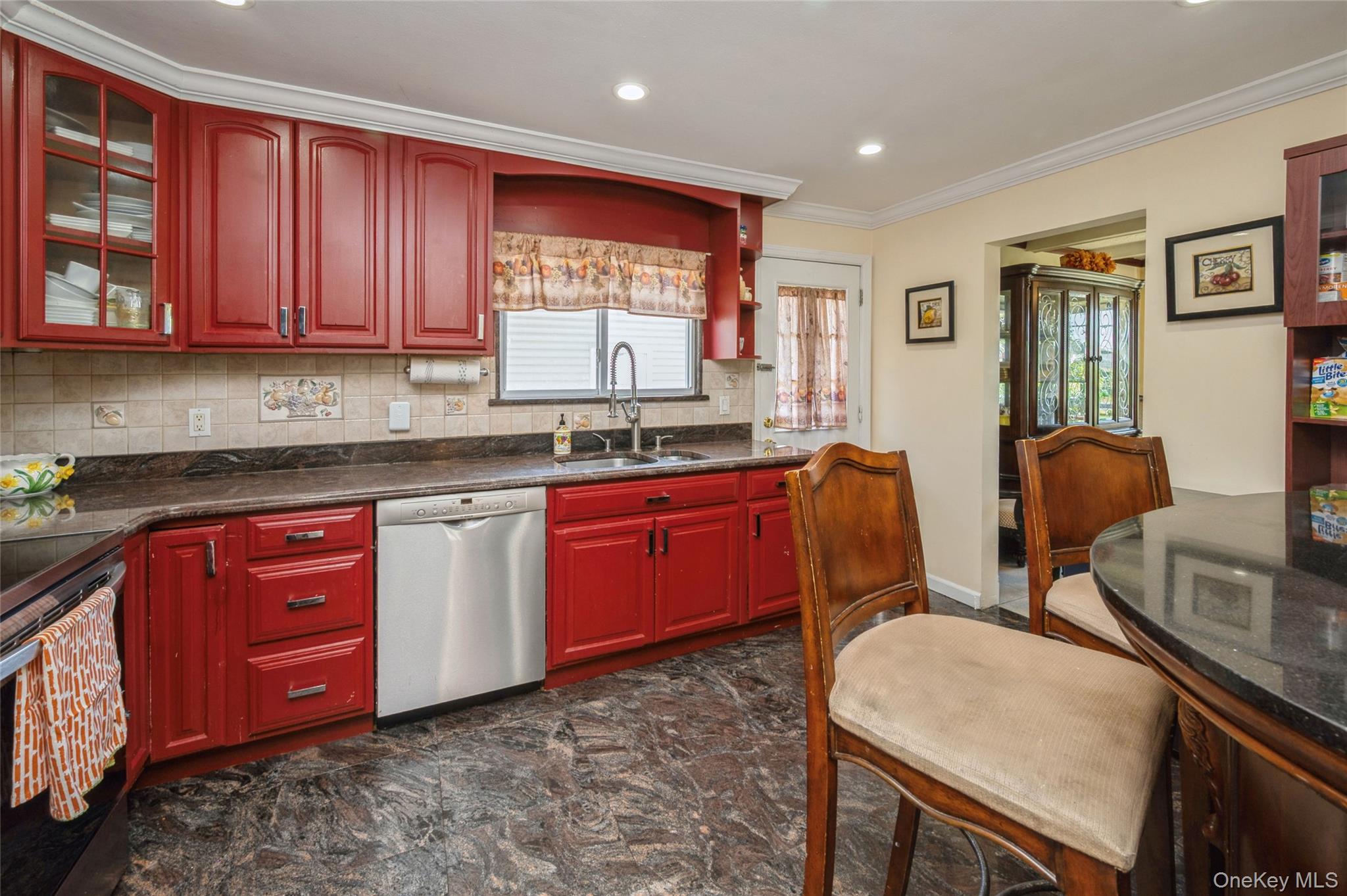 3357 Lawrence Avenue Property Photo 14