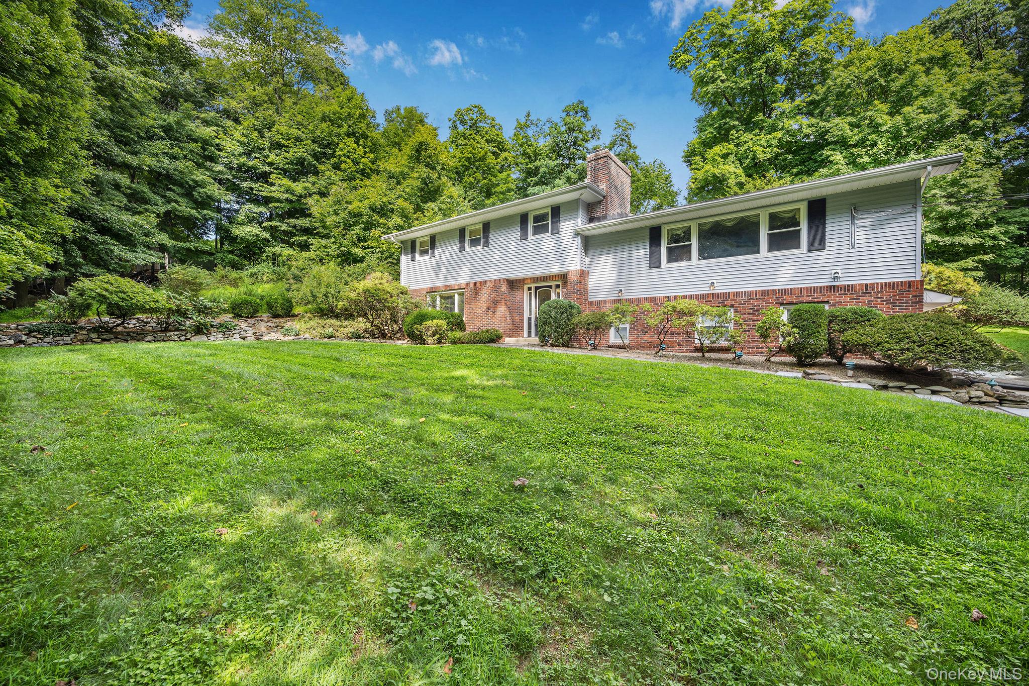 1007 Haverstraw Road Property Photo 1
