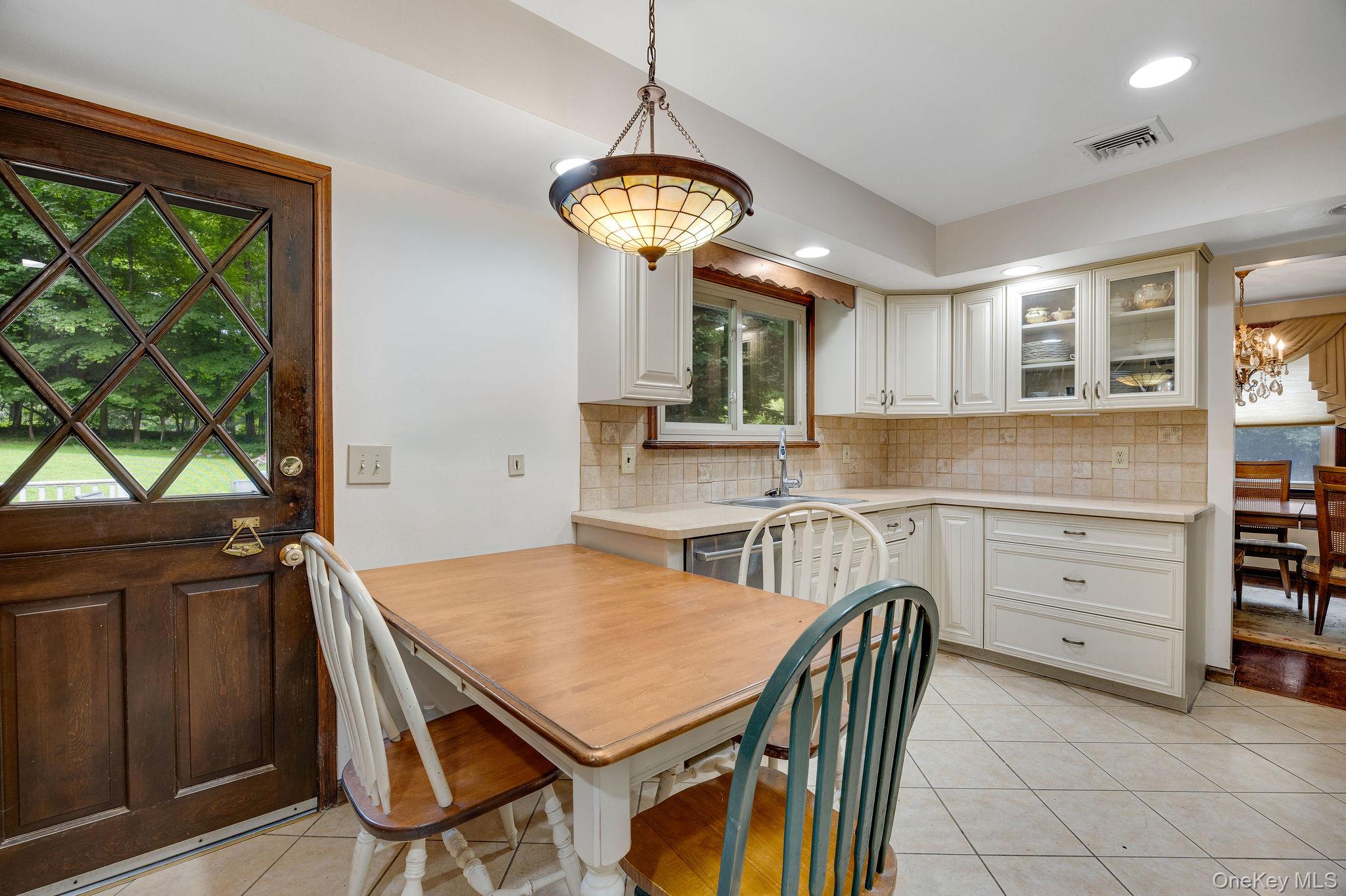 1007 Haverstraw Road Property Photo 7