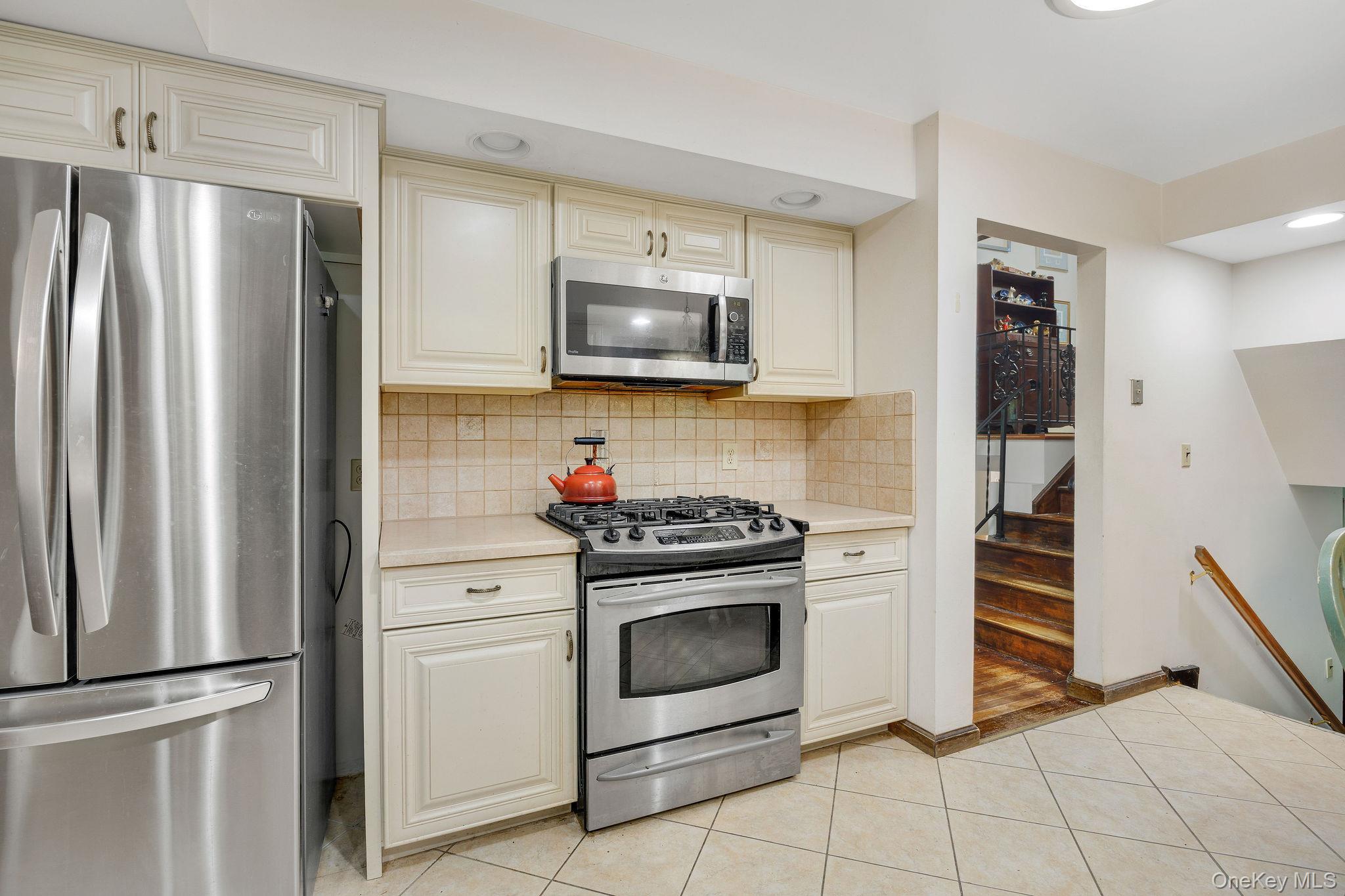 1007 Haverstraw Road Property Photo 8
