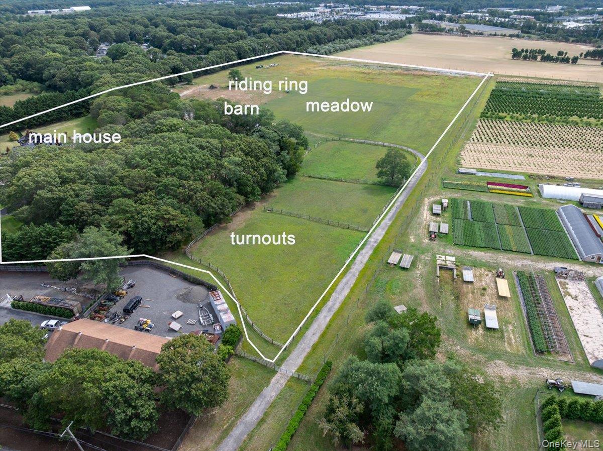 1535 Middle Road Property Photo 1