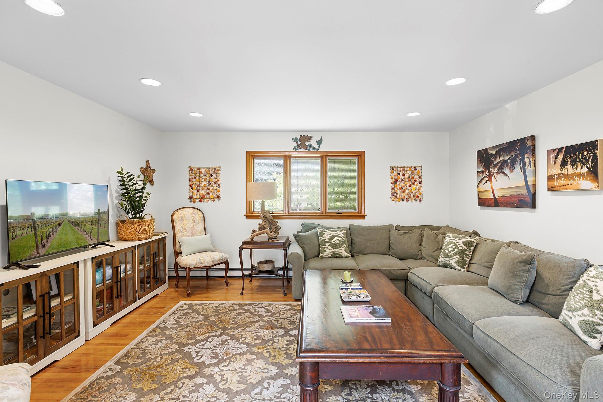 624 Noyack Road Property Photo 3