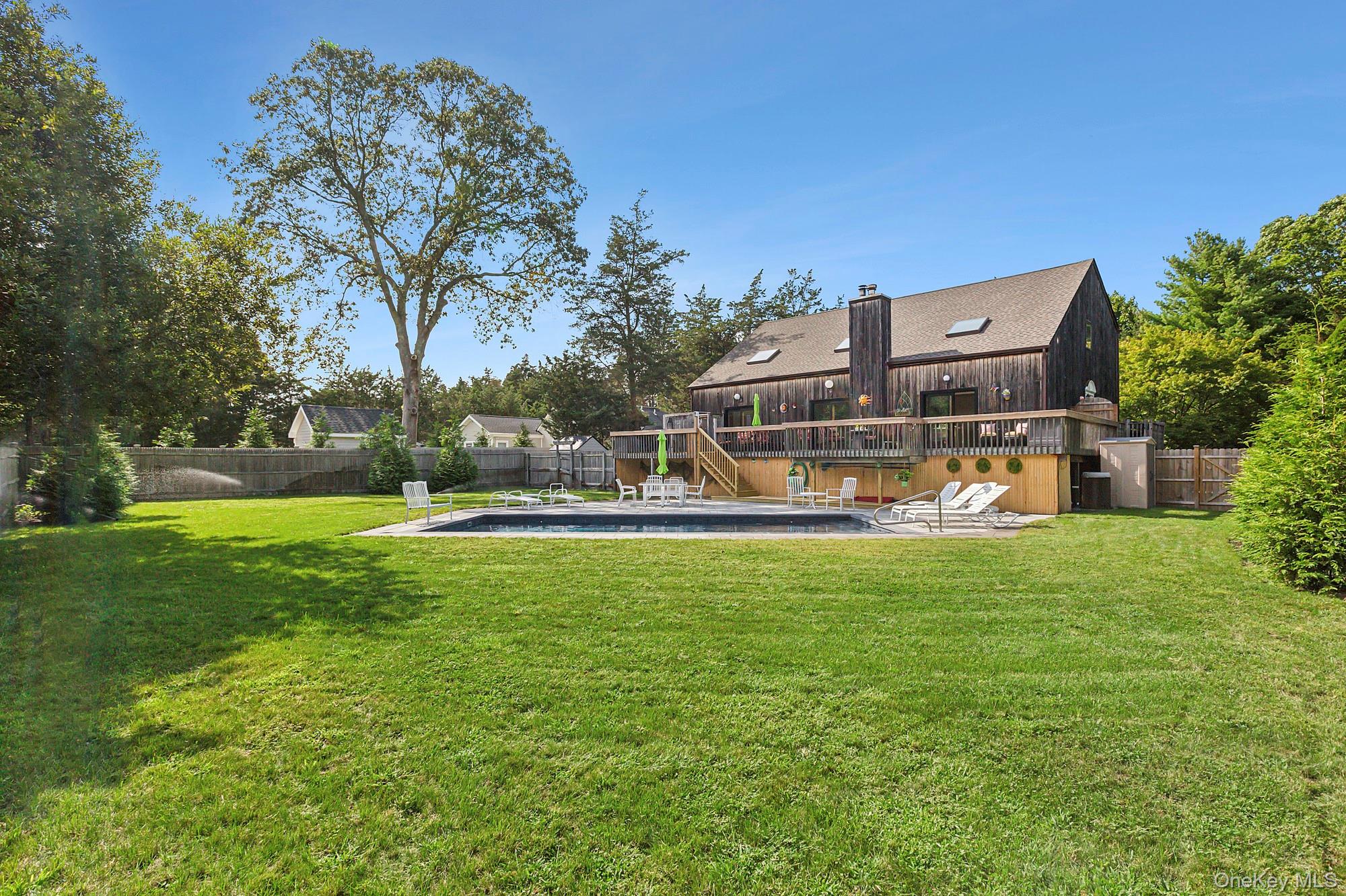 624 Noyack Road Property Photo 13