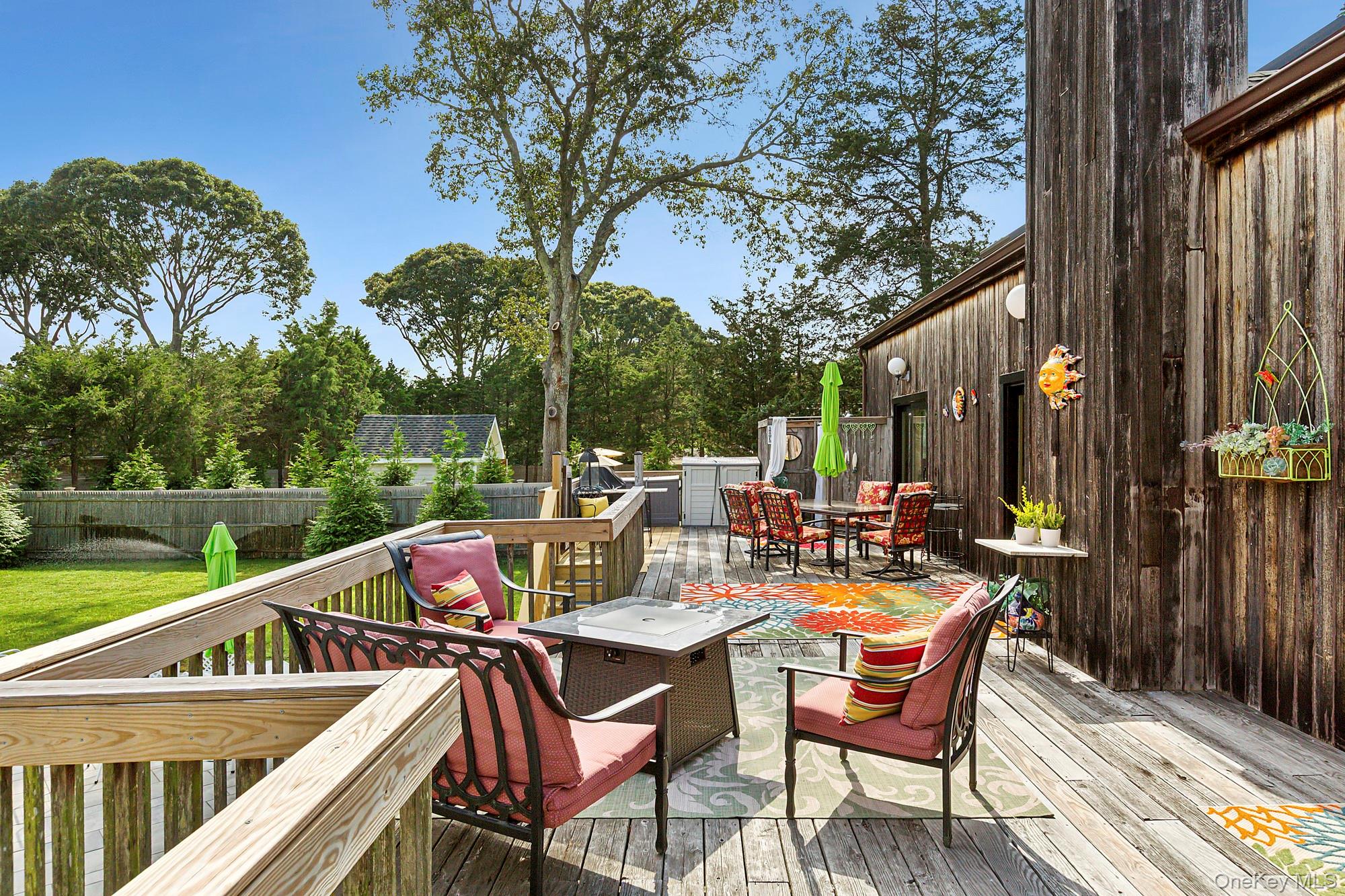624 Noyack Road Property Photo 14