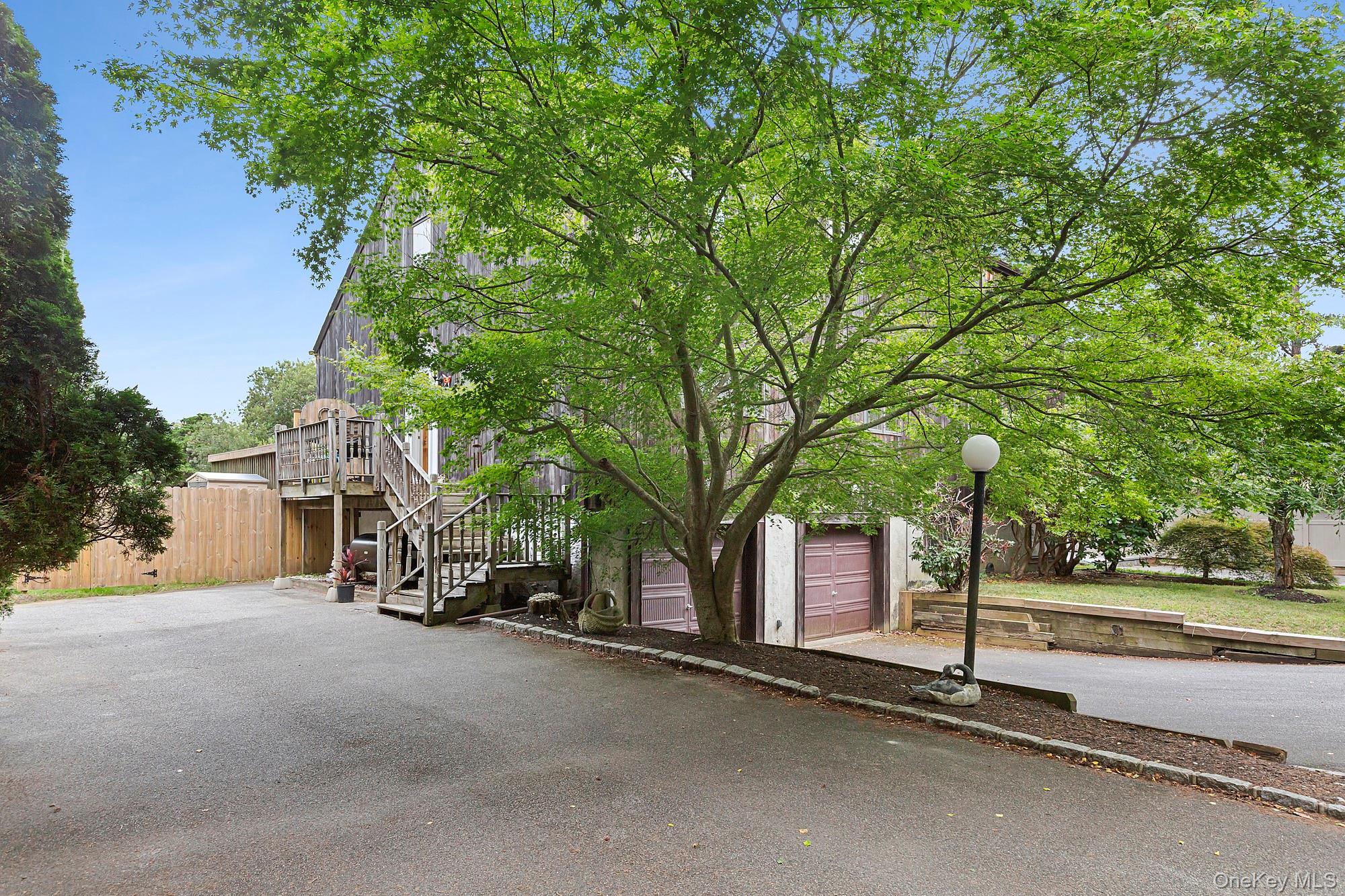 624 Noyack Road Property Photo 15