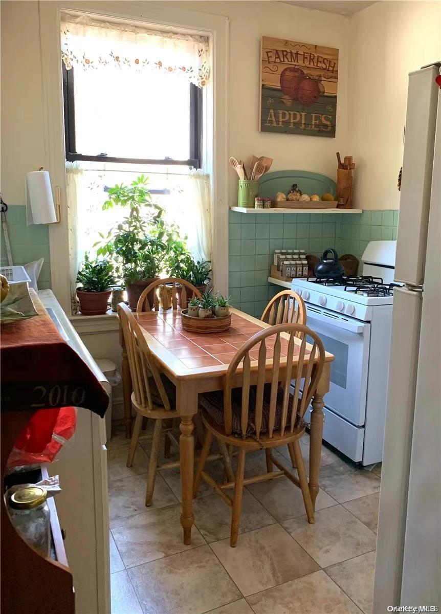 4313 Judge Street Property Photo 6