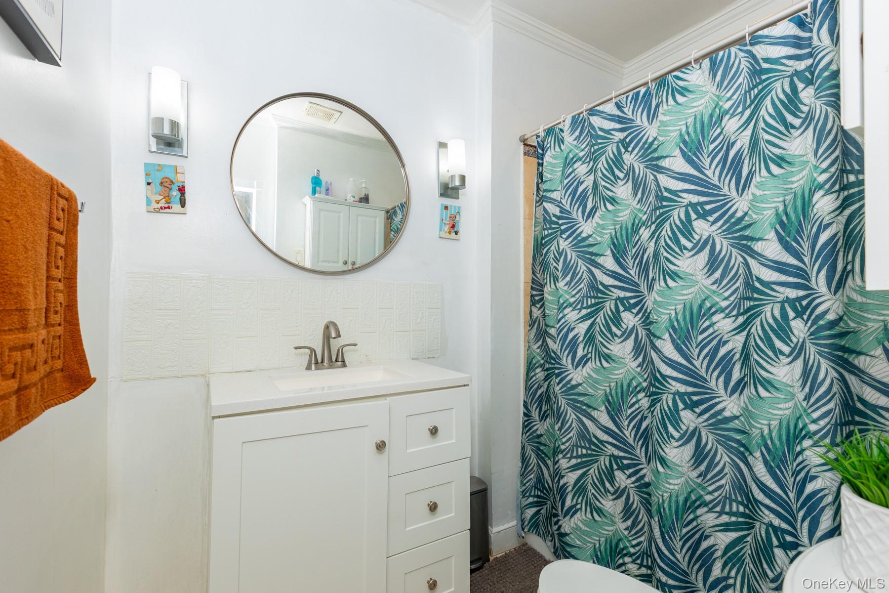 37-33 100th Street Property Photo 4