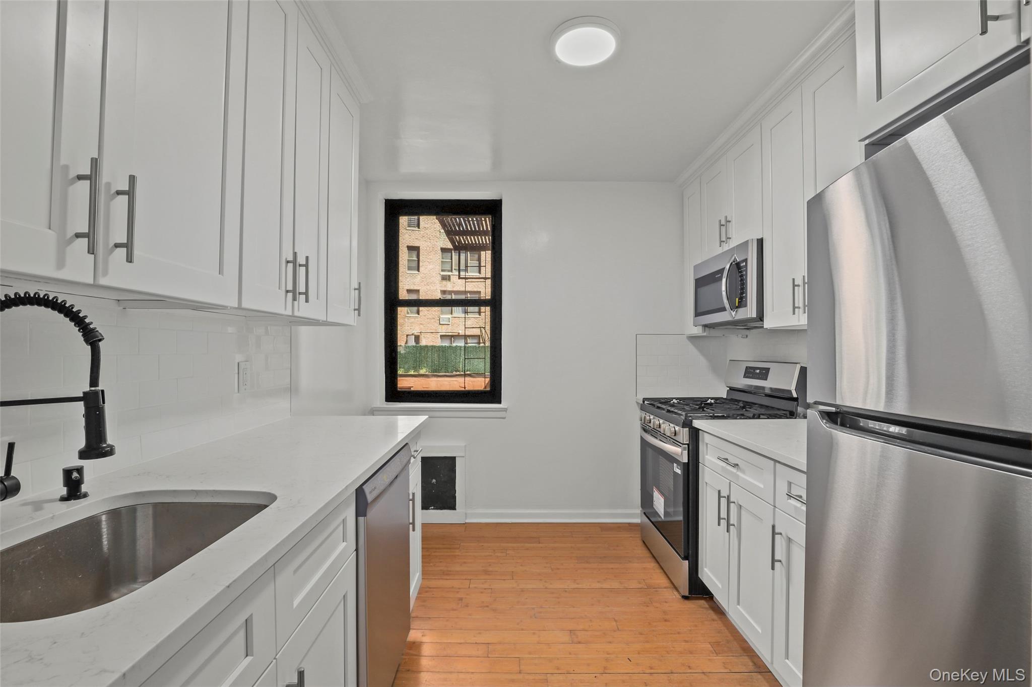 555 Bronx River Rd 1j Property Photo 2