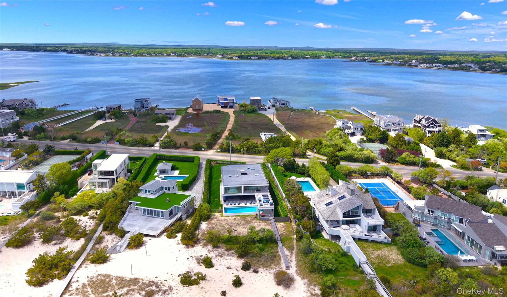 345 Dune Road Property Photo 2