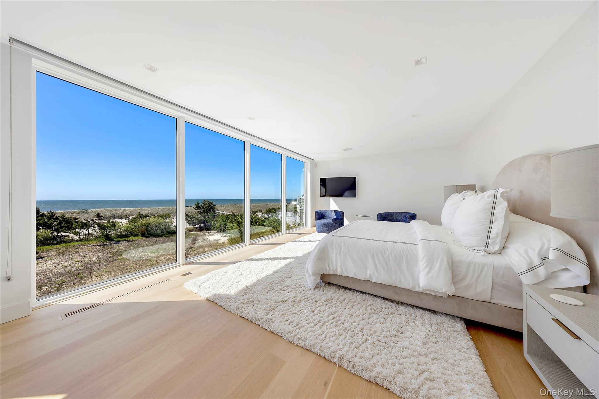 345 Dune Road Property Photo 17