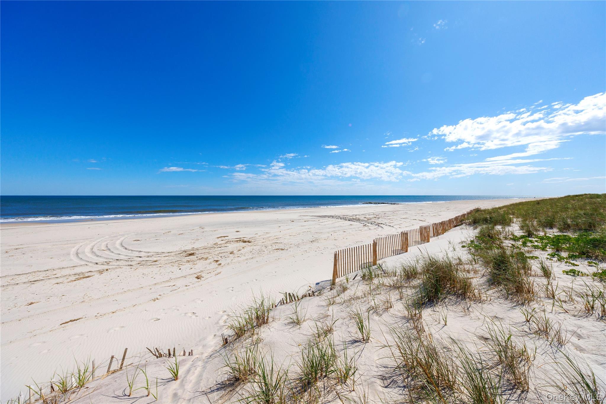 345 Dune Road Property Photo 33