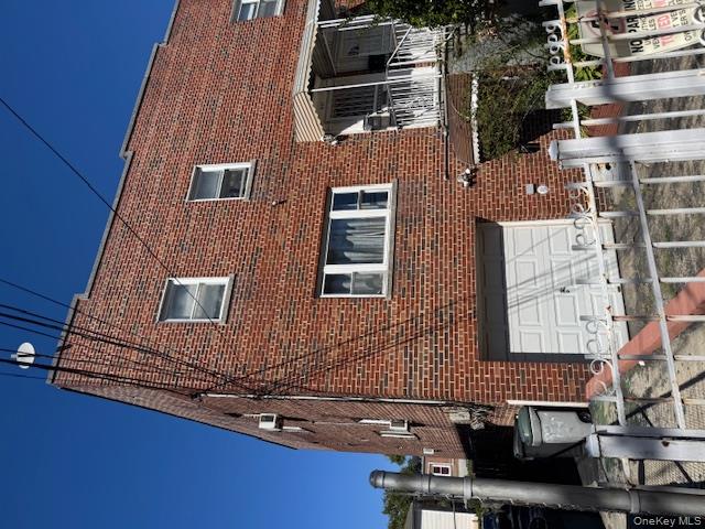 841 E 226th Street Property Photo 1