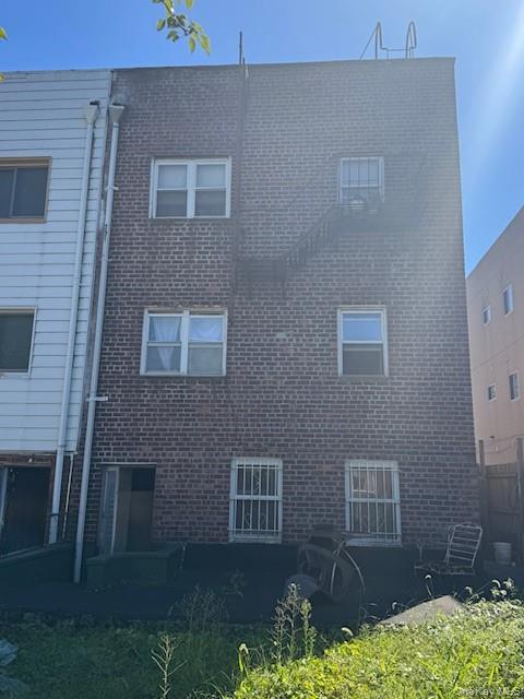 841 E 226th Street Property Photo 2