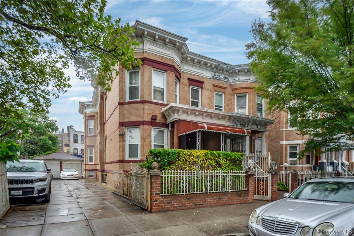 515 E 26th Street
