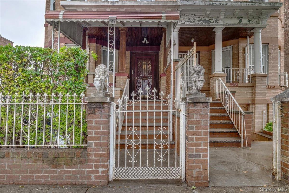 515 E 26th Street Property Photo 32