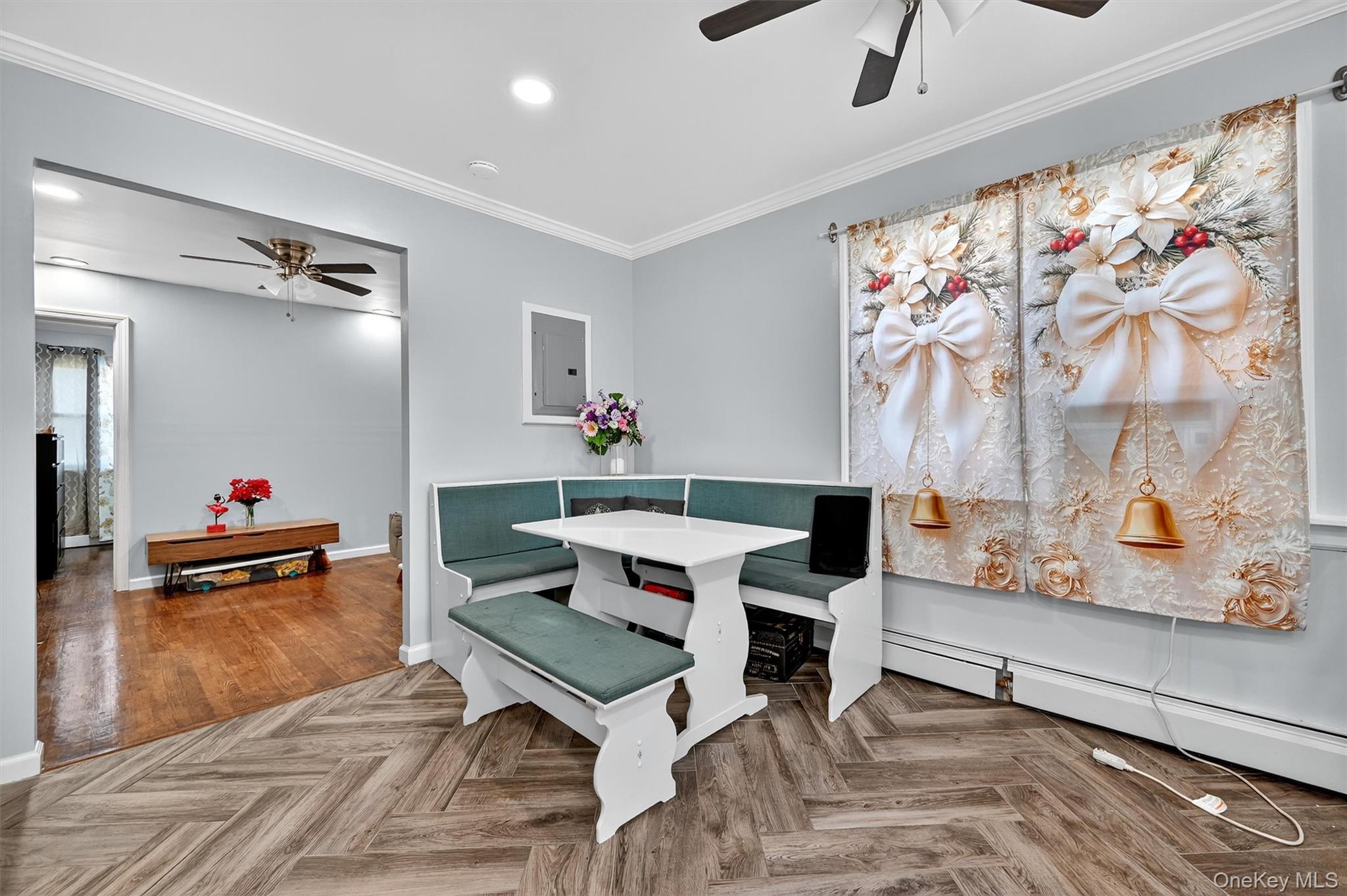 356 N Broadway Property Photo 6