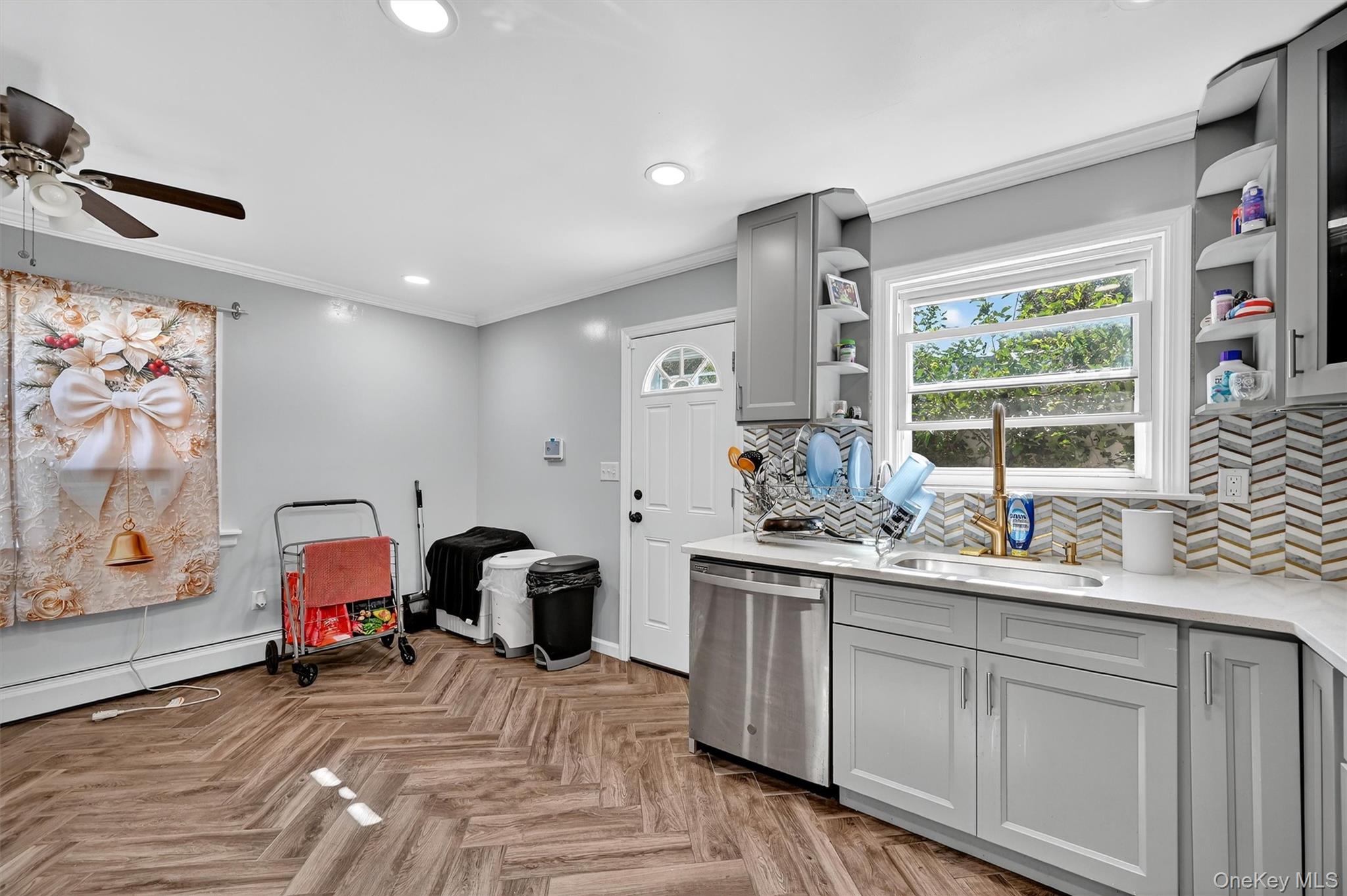 356 N Broadway Property Photo 11