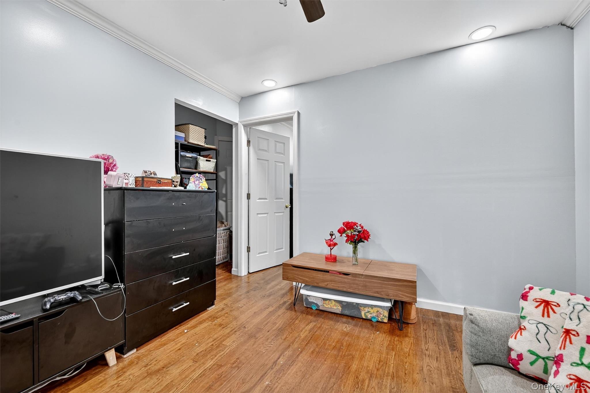 356 N Broadway Property Photo 17