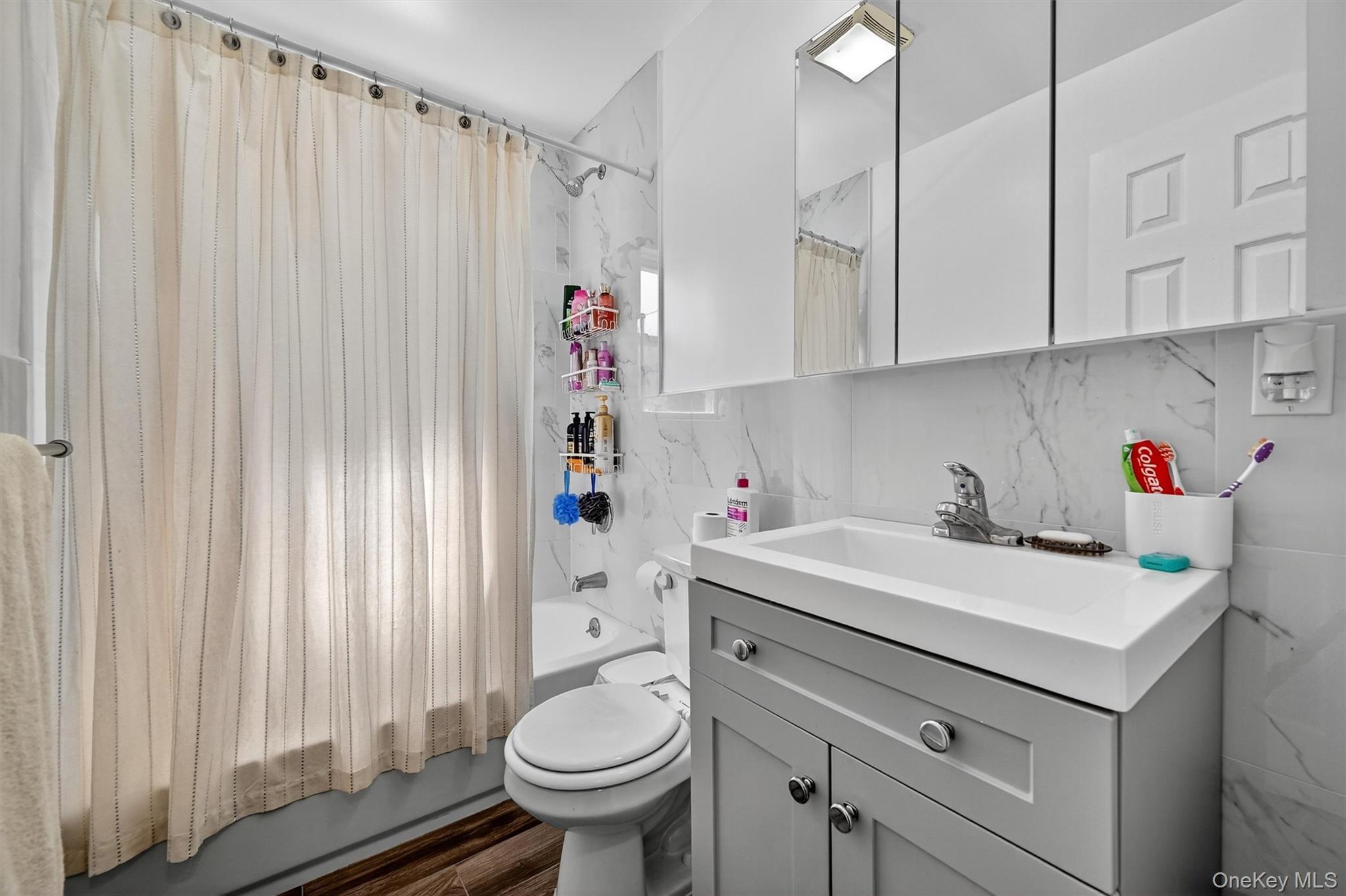 356 N Broadway Property Photo 27