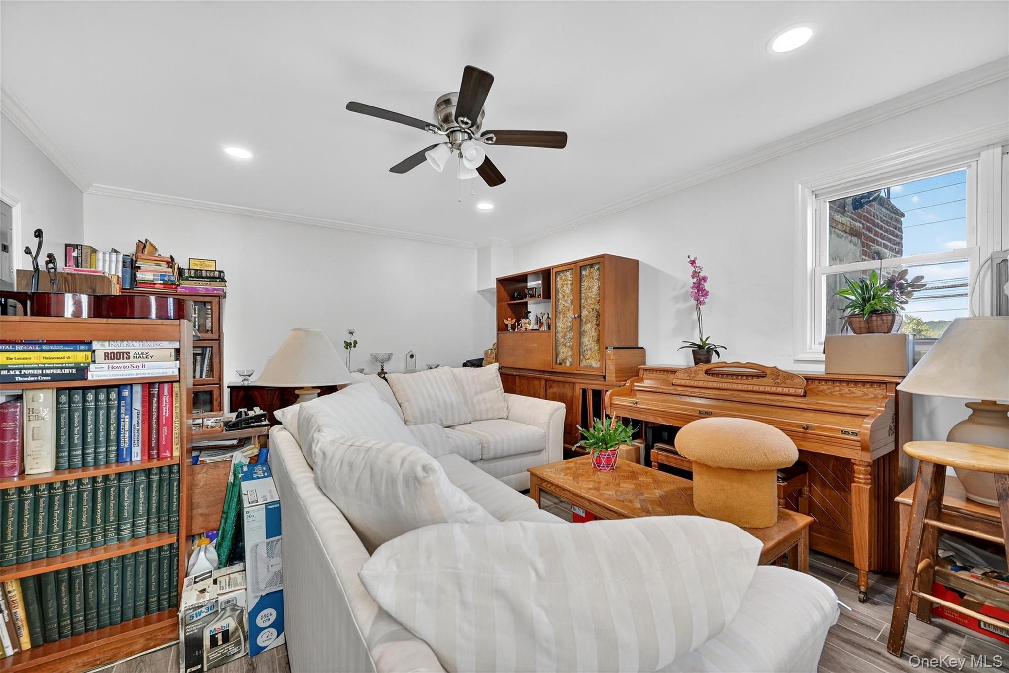 356 N Broadway Property Photo 29