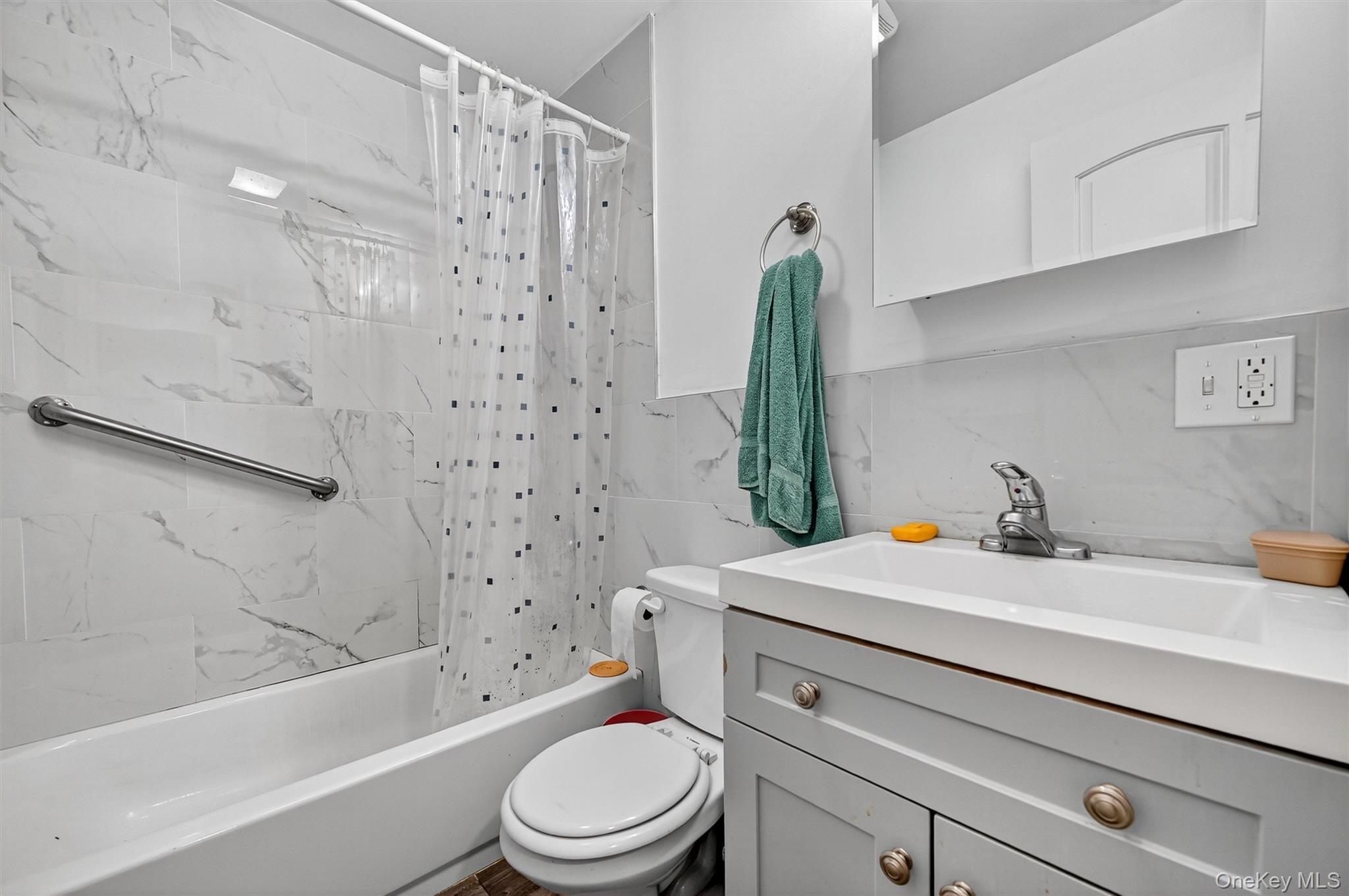 356 N Broadway Property Photo 38