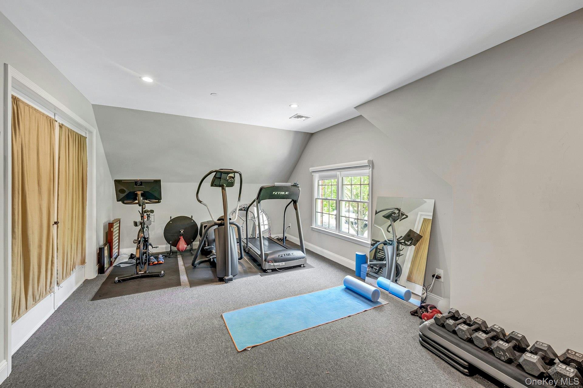 134 Euclid Avenue Property Photo 23