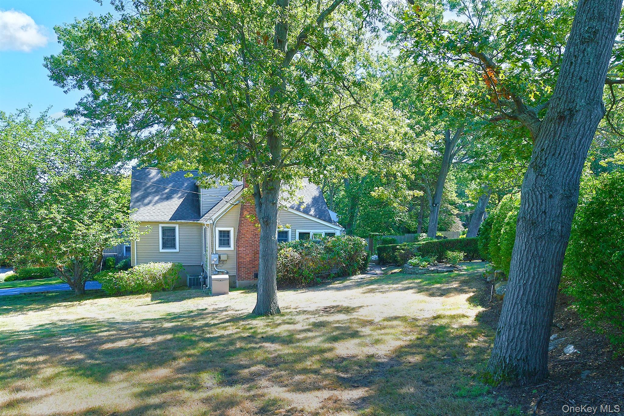 121 Van Buren Drive Property Photo 2