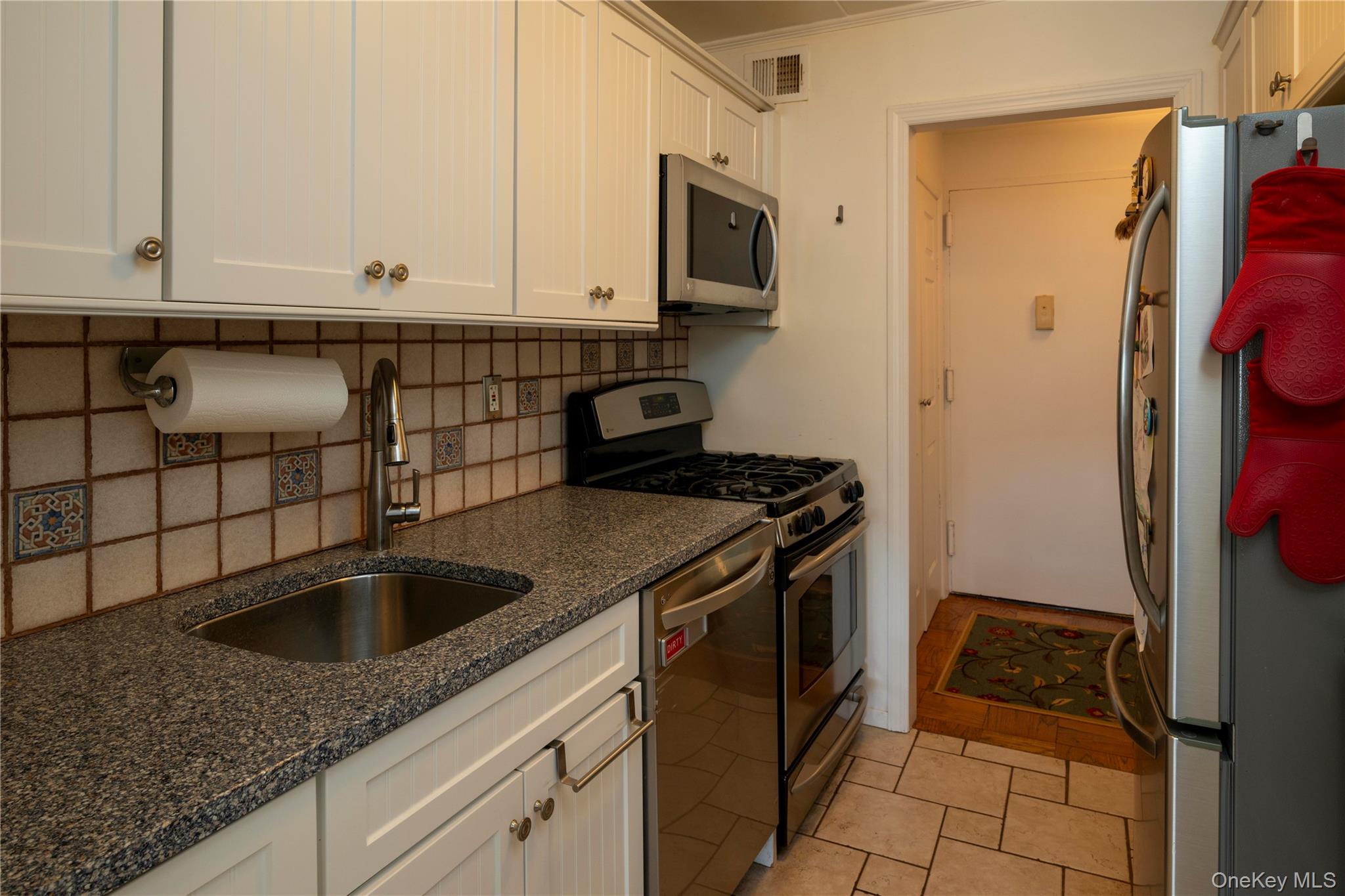 200 Diplomat Drive 8b Property Photo 5