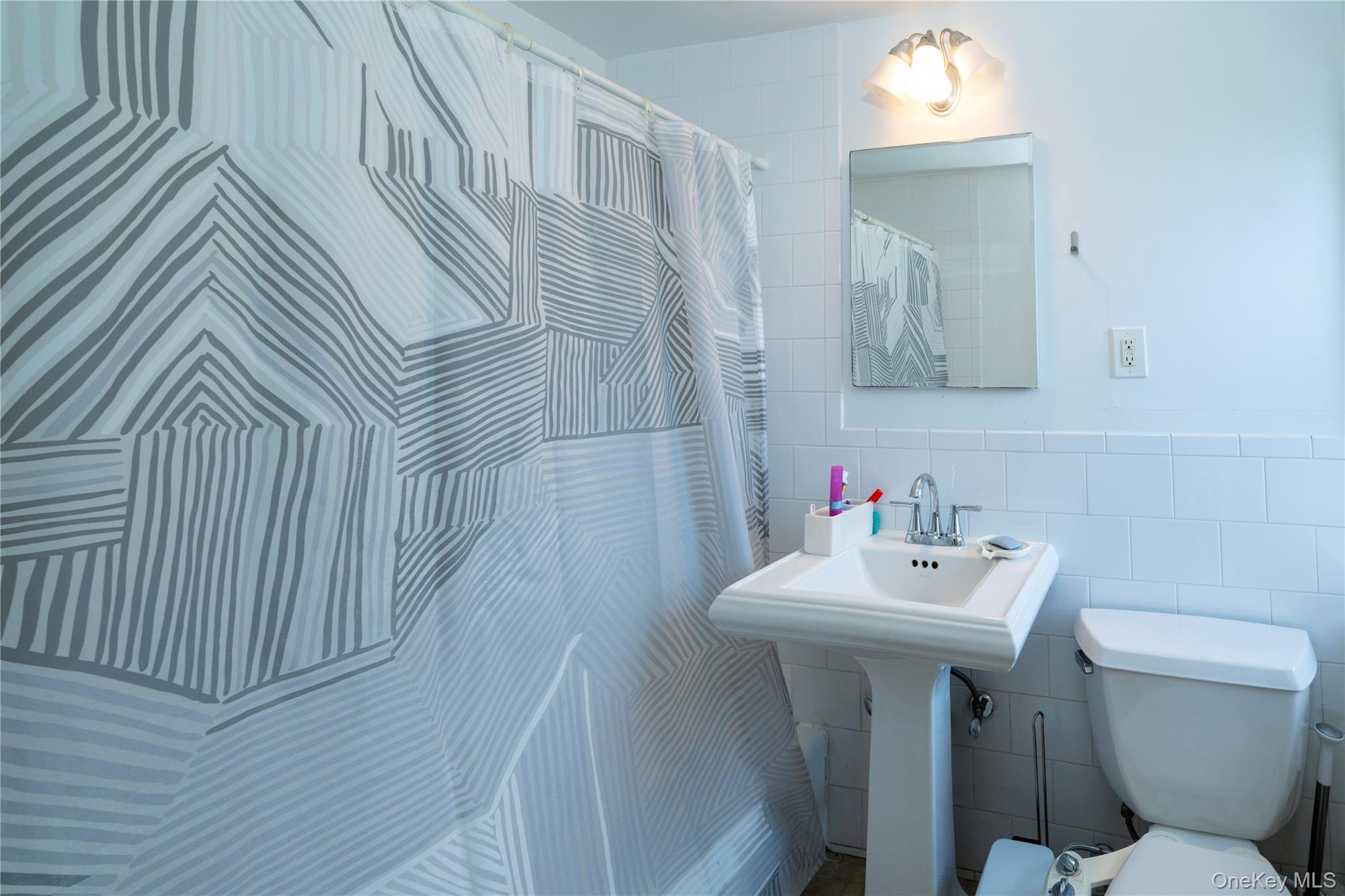 200 Diplomat Drive 8b Property Photo 13